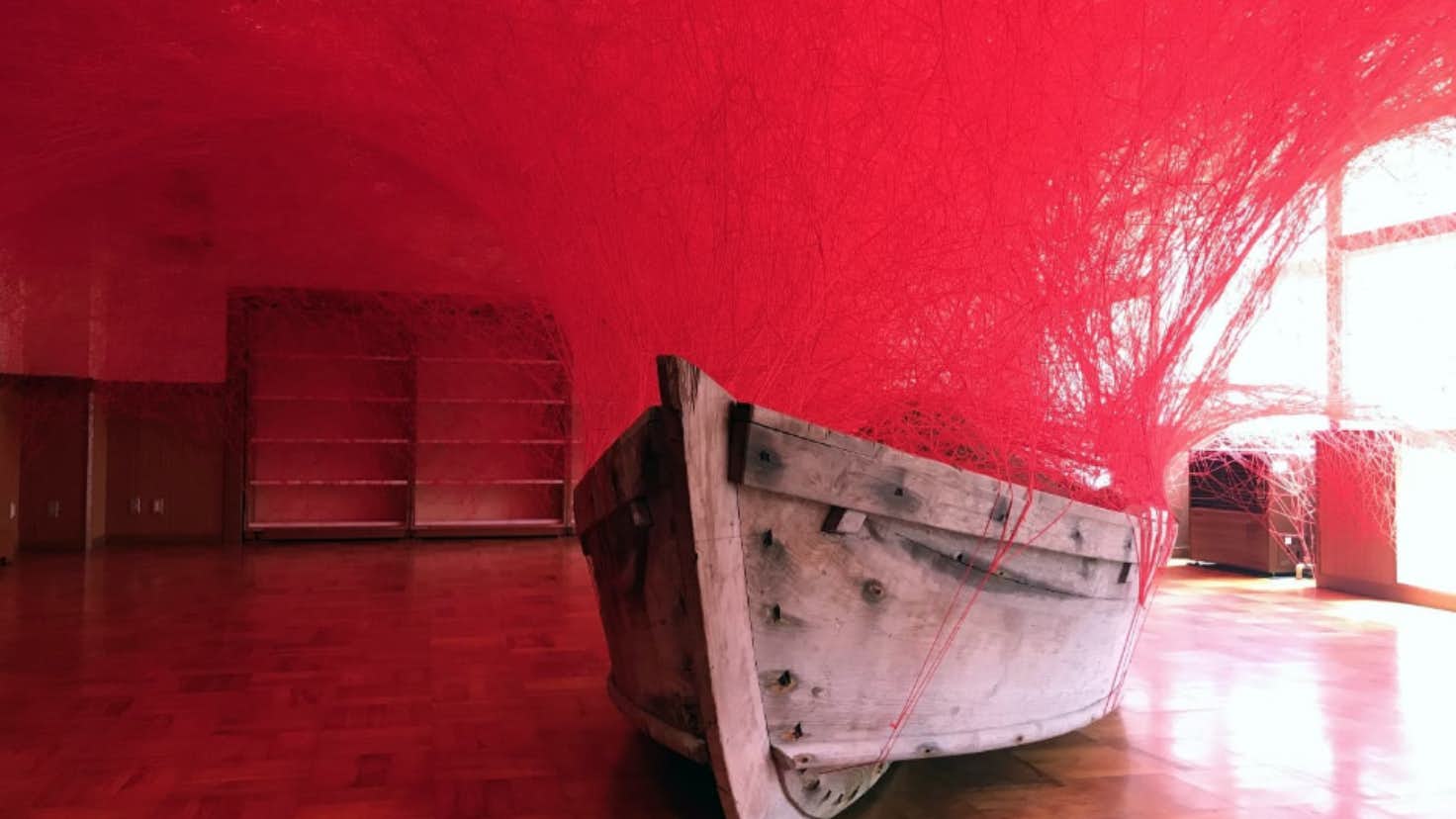 塩田千春　時を運ぶ船　2017