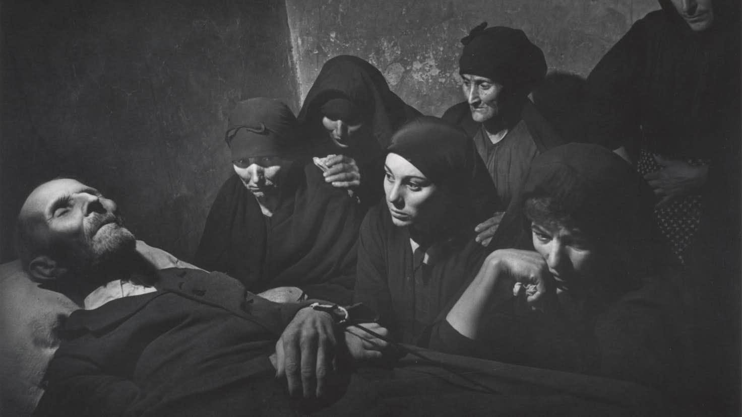 ユージン・スミス写真展(東京都写真美術館)|美術手帖