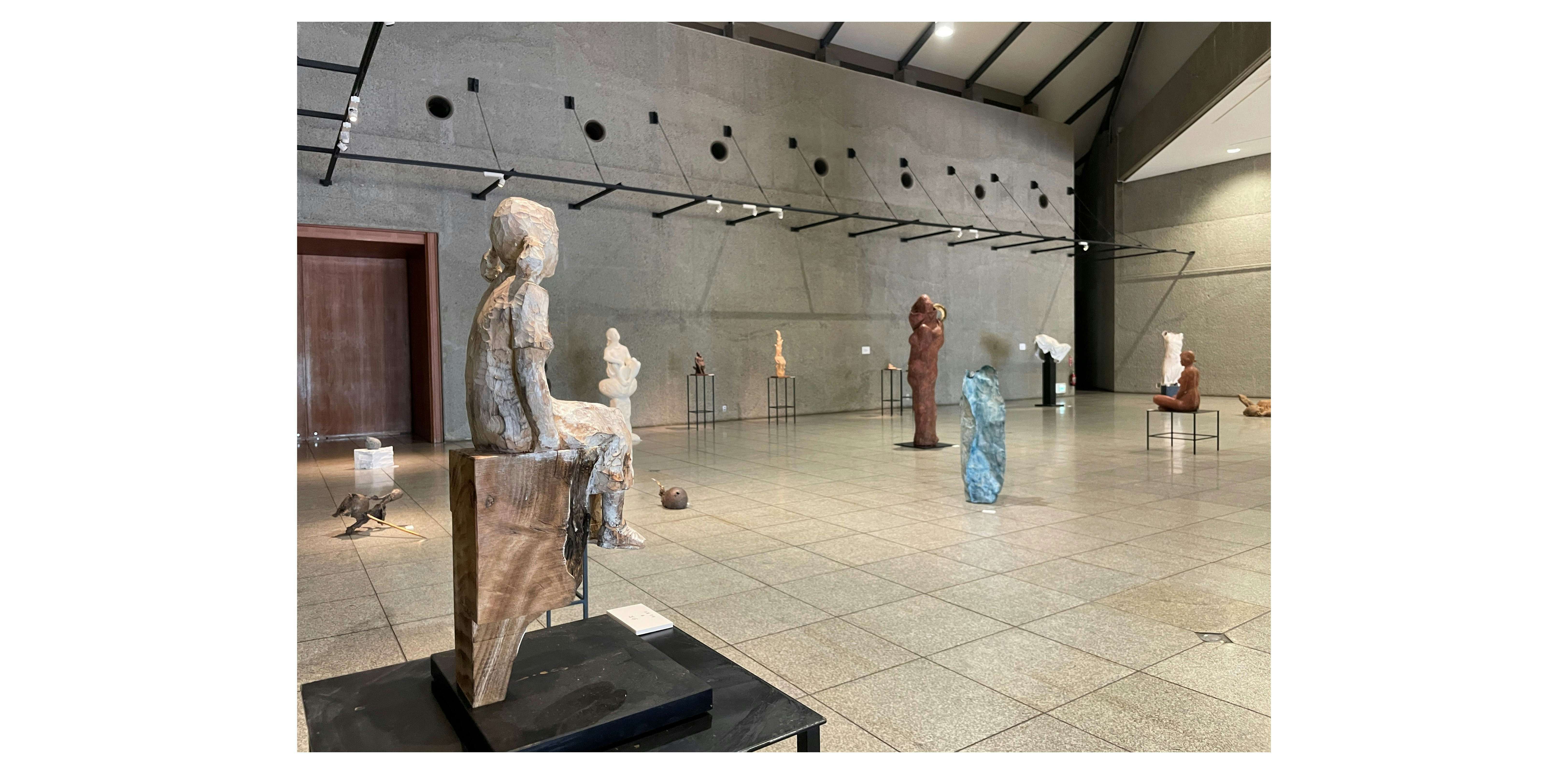 高校で作った美術作品 アジアアロワナ彫刻 (さつまいもカラー) Link in bio】草間彌生美術館で「草間彌生、具象を描く」が開催中