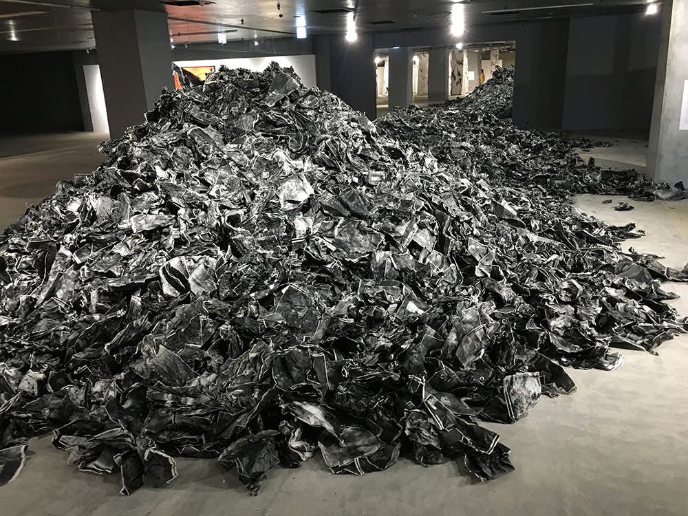 オープニング 大放出セール 横田大輔展「Room. 1」（ガーディアン・ガーデン）｜美術手帖 Pt. アート・デザイン・音楽