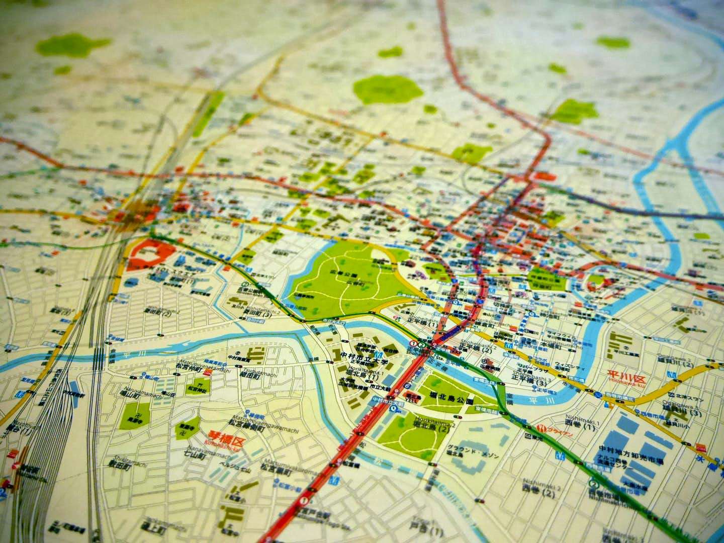 ひろがる地図（東京都現代美術館 企画展示室地下2階、MOT