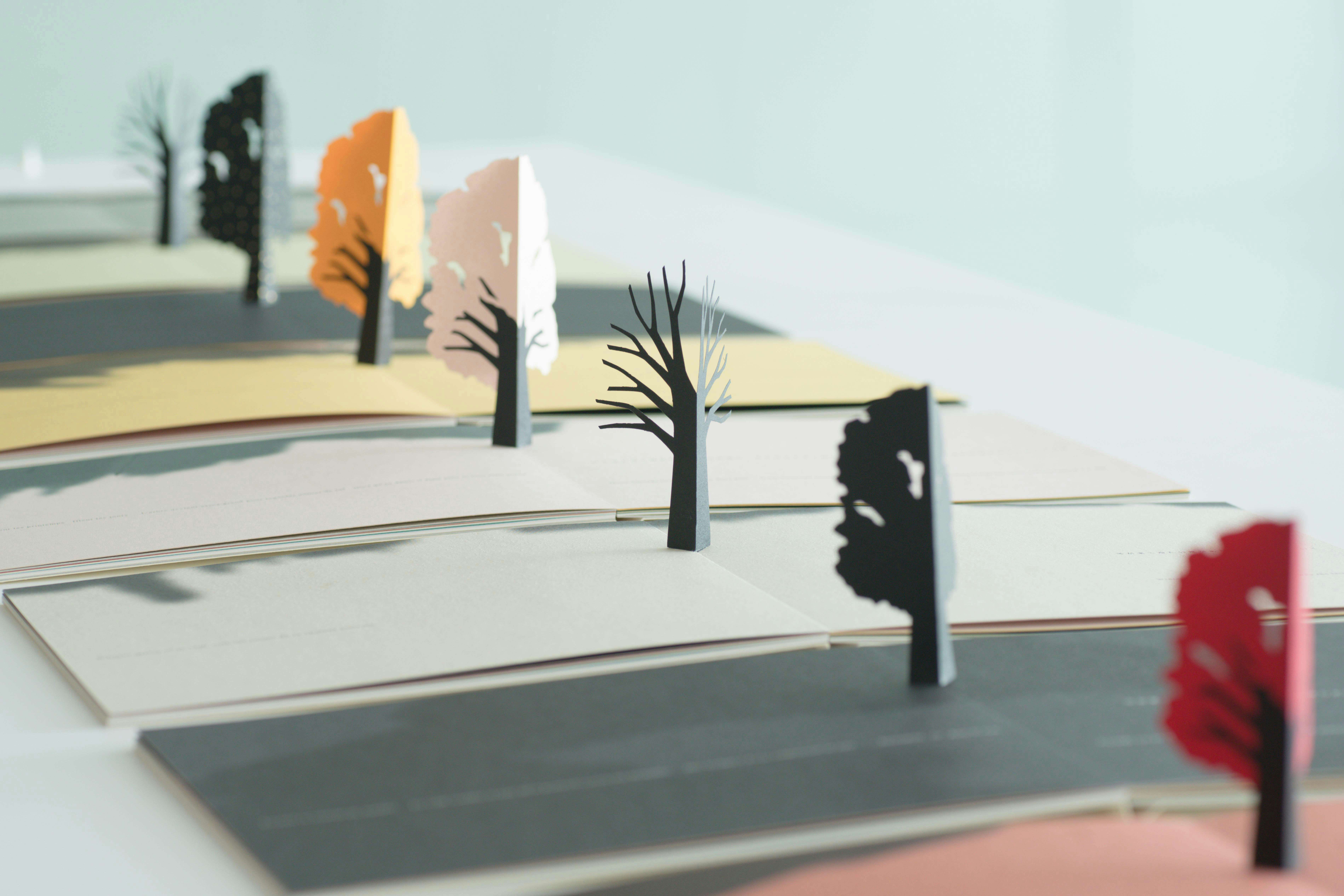 小さなデザイン 駒形克己展（板橋区立美術館）｜美術手帖