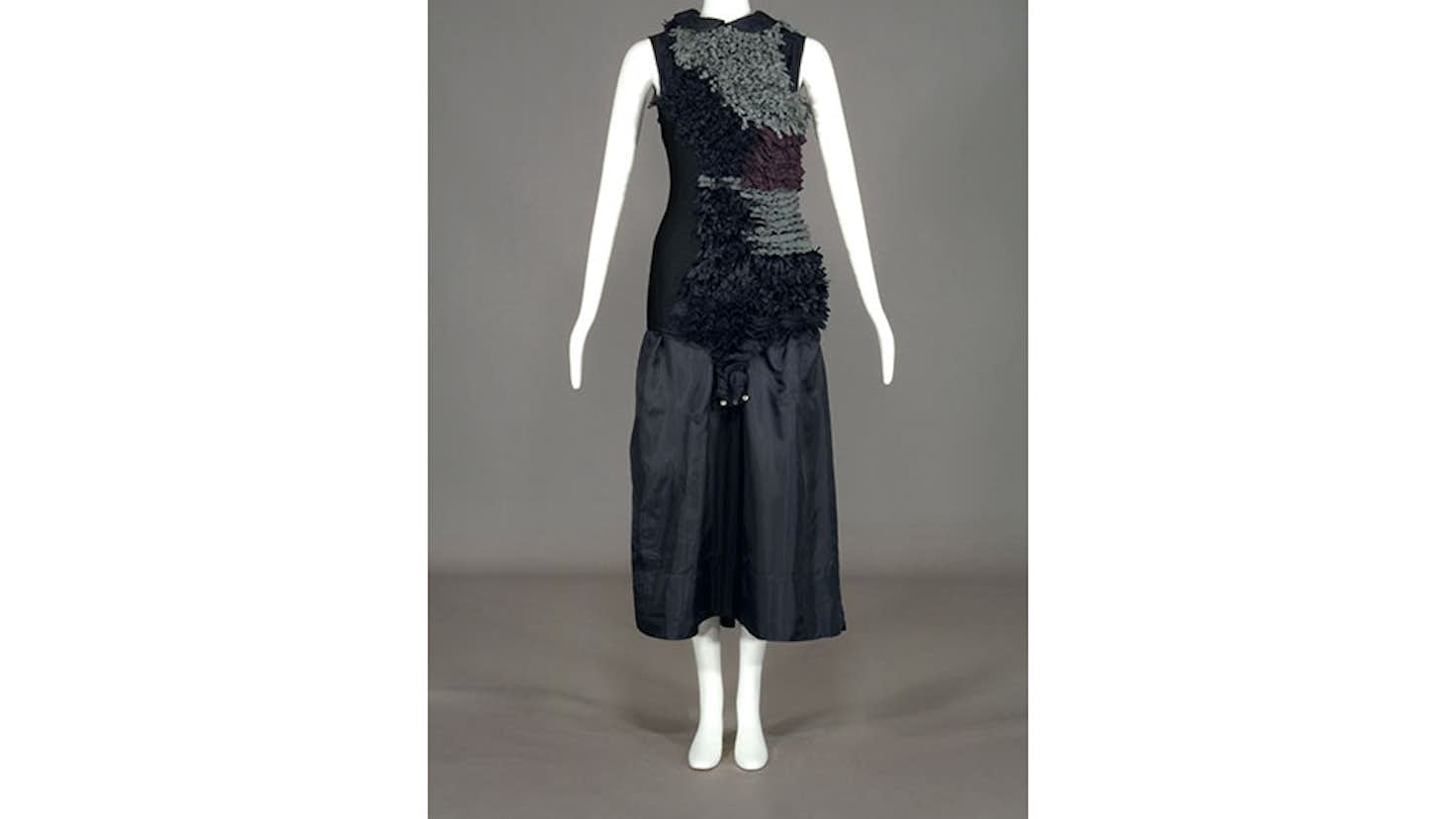 Treasures Of Fashion ヴァレリー スティールの審美眼 神戸ファッション美術館 美術手帖 Treasures Of Fashion ヴァレリー スティールの審美眼 神戸ファッション美術館 美術手帖