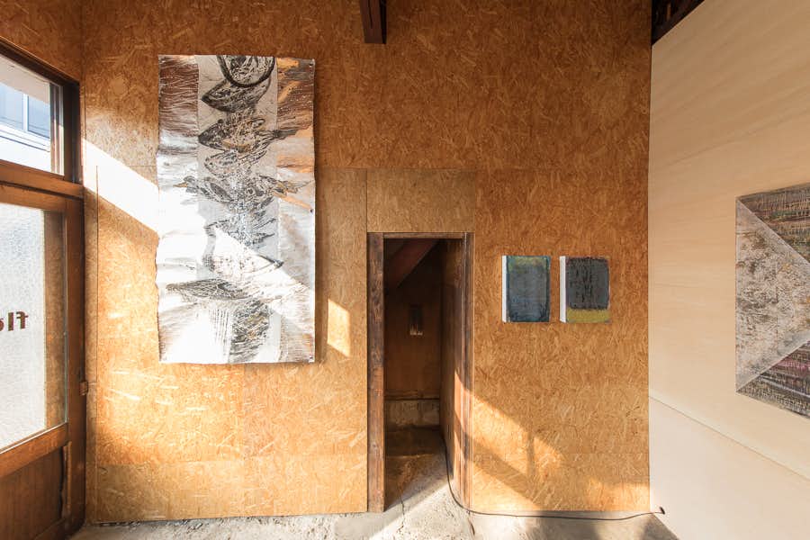 信じていた仲間達にダンジョン奥地で殺されかけたがギフト『無限ガチャ』でレベル9999の仲間達を手に入れて元パーティーメンバーと世界に復讐&『ざまぁ!』します!