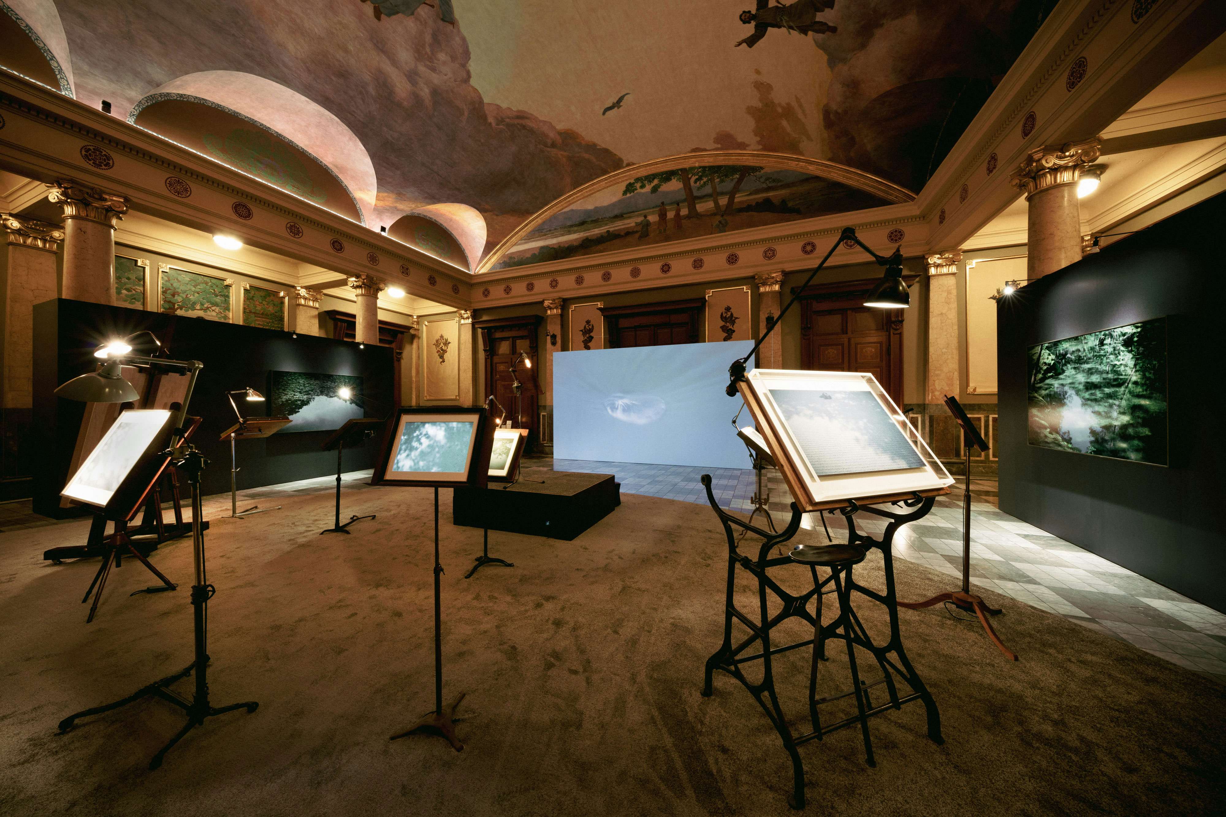 瀧本幹也写真展「PRIÈRE」(大阪市中央公会堂 3階 特別室 瀧本幹也写真展「PRIÈRE」(大阪市中央公会堂 3階 特別室