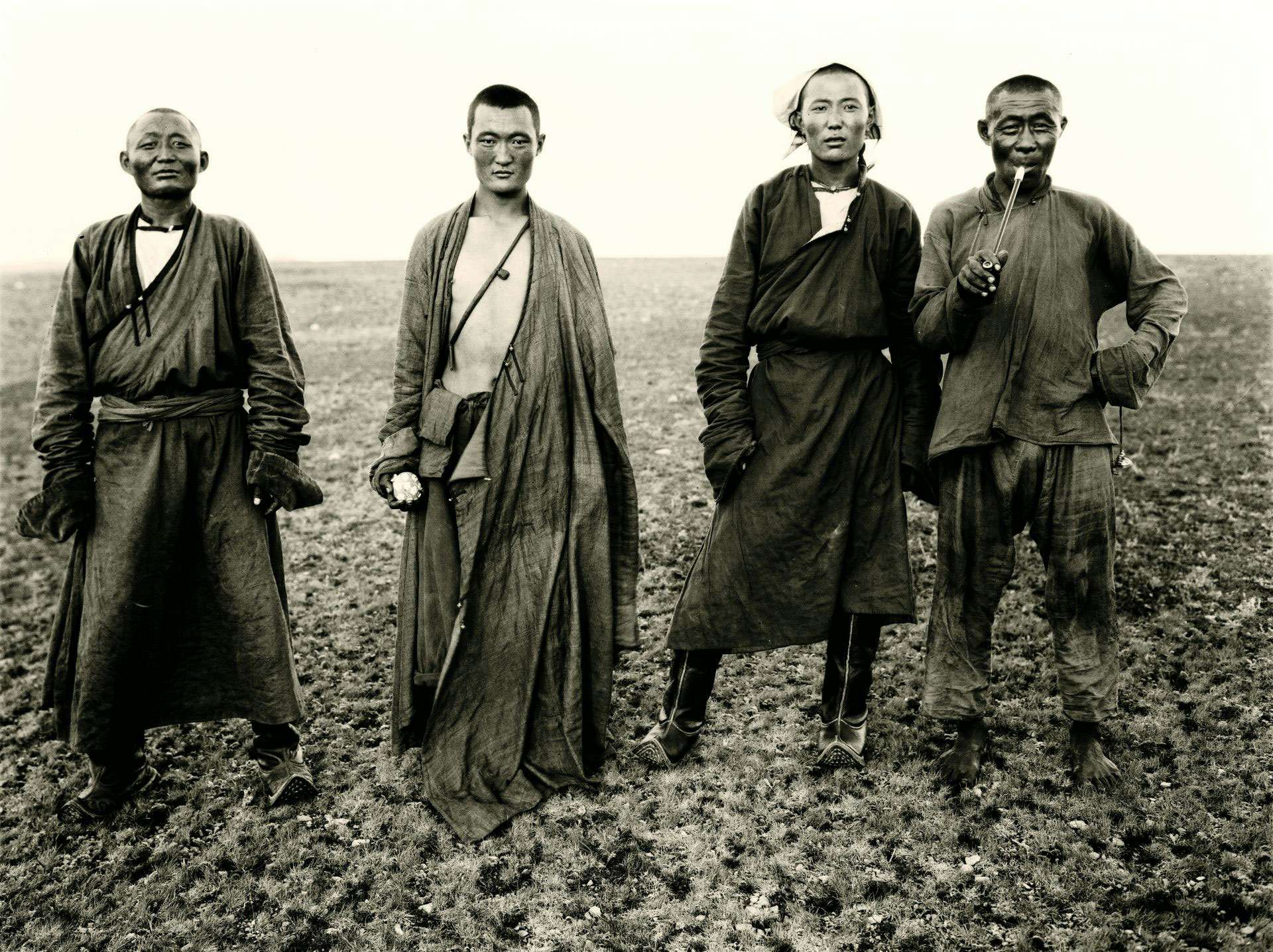 邂逅する写真たち──モンゴルの100年前と今（国立民族学博物館
