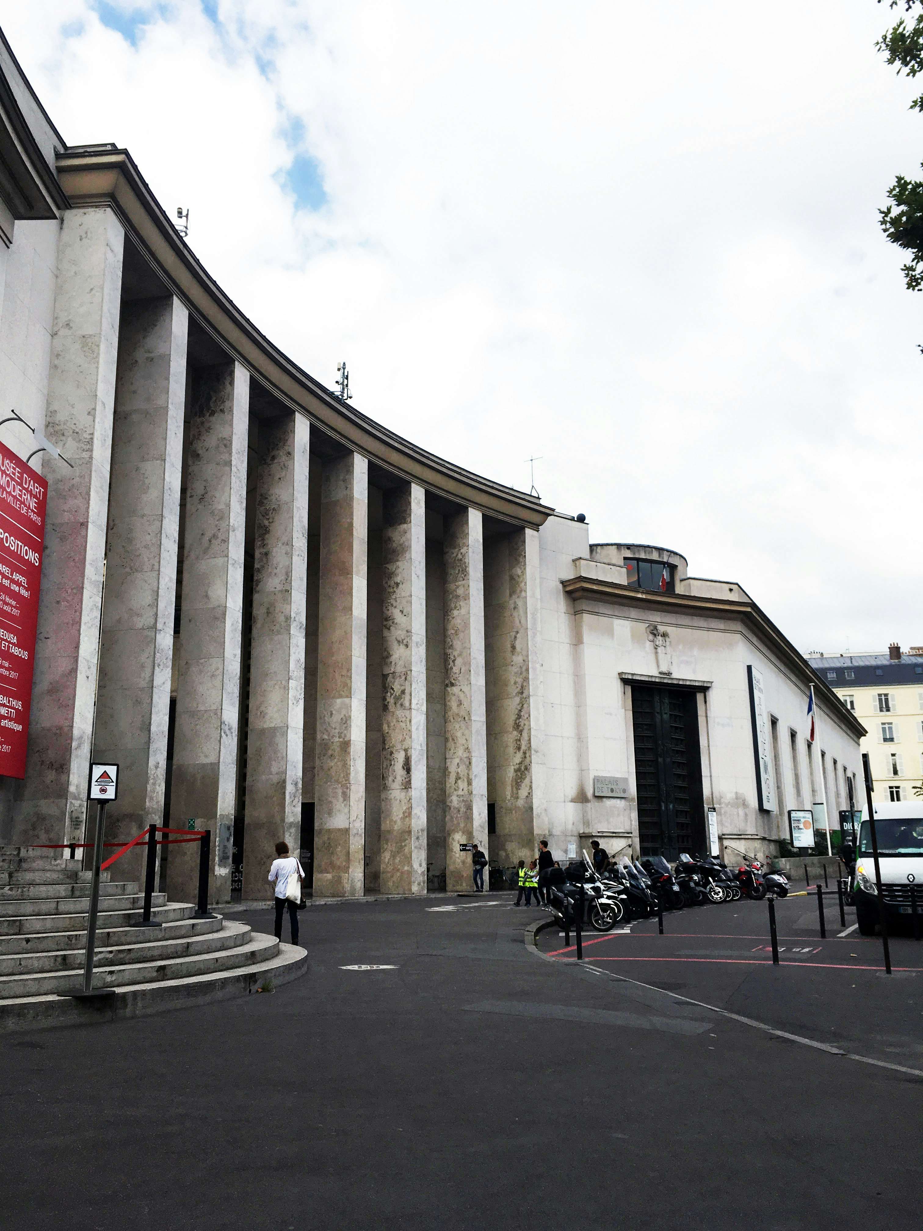 nudist ギャラリー 全裸で美術鑑賞の機会を。パレ・ド・トーキョー、ヌーディスト向けツアー実施を発表|画像ギャラリー 1 / 3|美術手帖