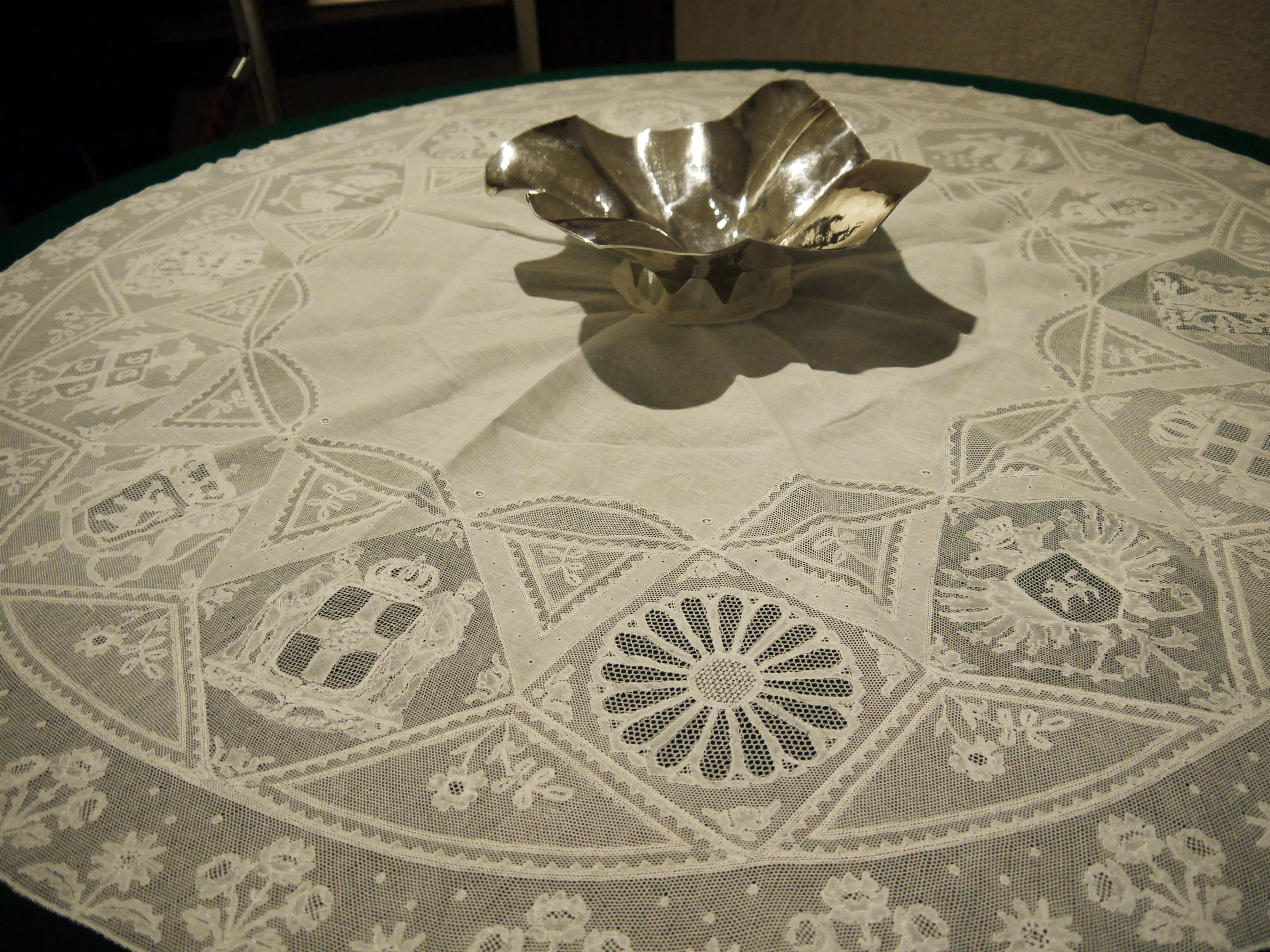 いざ アンティーク レースの優美な世界へ ヨーロッパの歴史を彩ってきたレースの展覧会が松濤美術館で開幕 画像ギャラリー 15 15 美術手帖 いざ アンティーク レースの優美な世界へ ヨーロッパの歴史を彩ってきたレースの展覧会が松濤美術館で開幕 画像ギャラリー 15 15 美術手帖