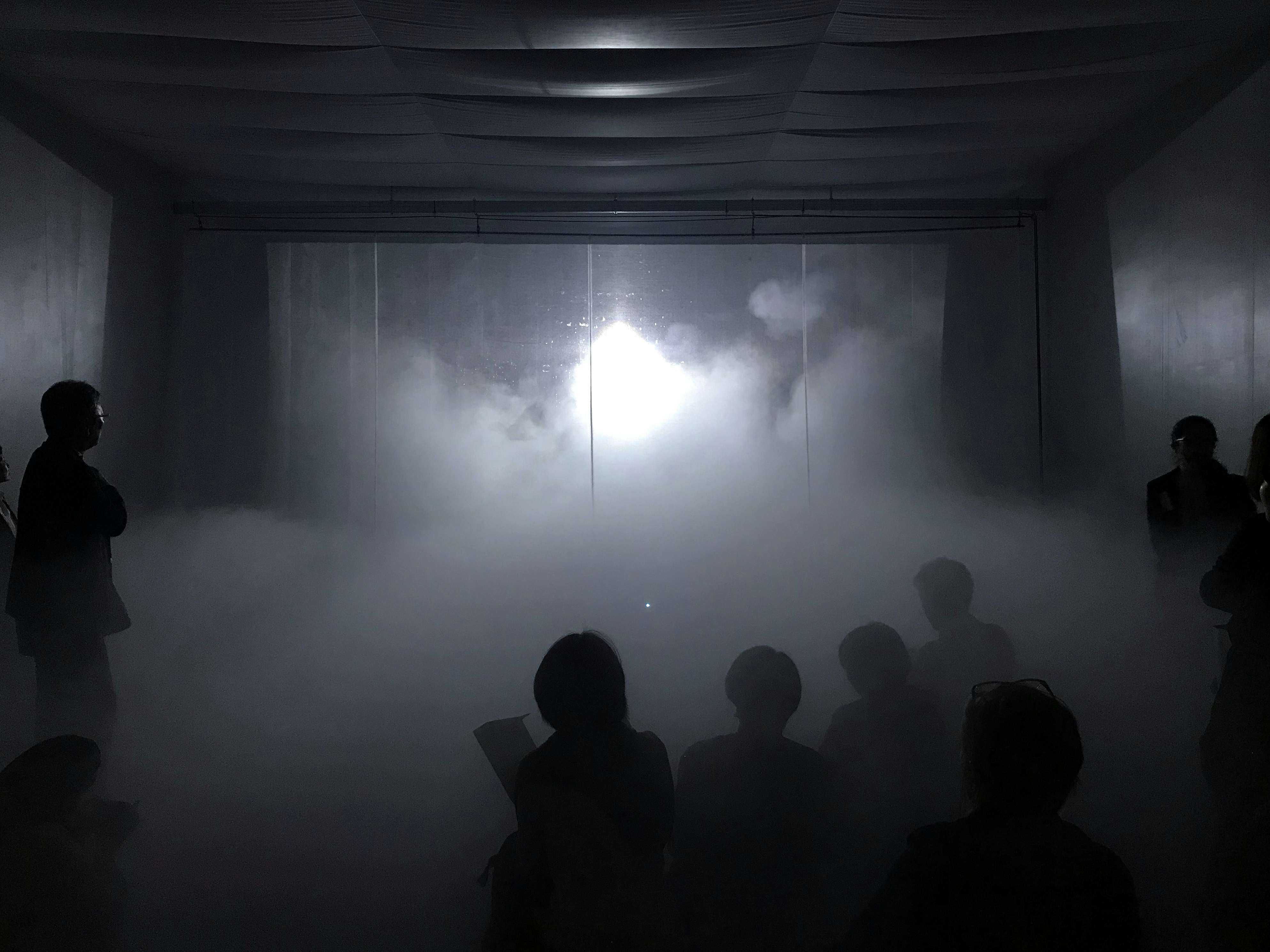 いつでも変わることができる。霧のアーティスト・中谷芙二子が「霧の抵抗」で伝えたいこと｜美術手帖