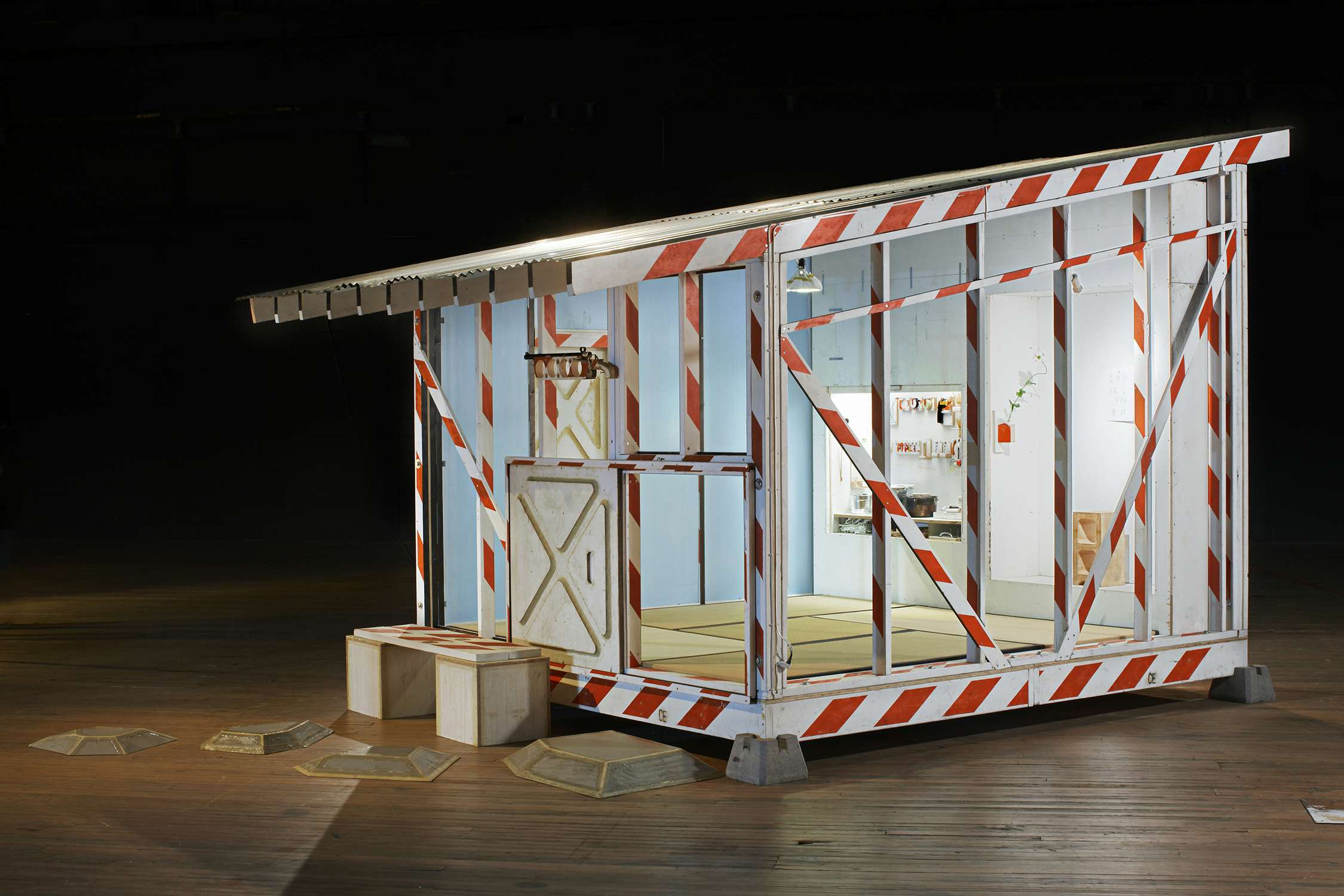 トム・サックスの個展「ティーセレモニー」が2019年4月に東京 