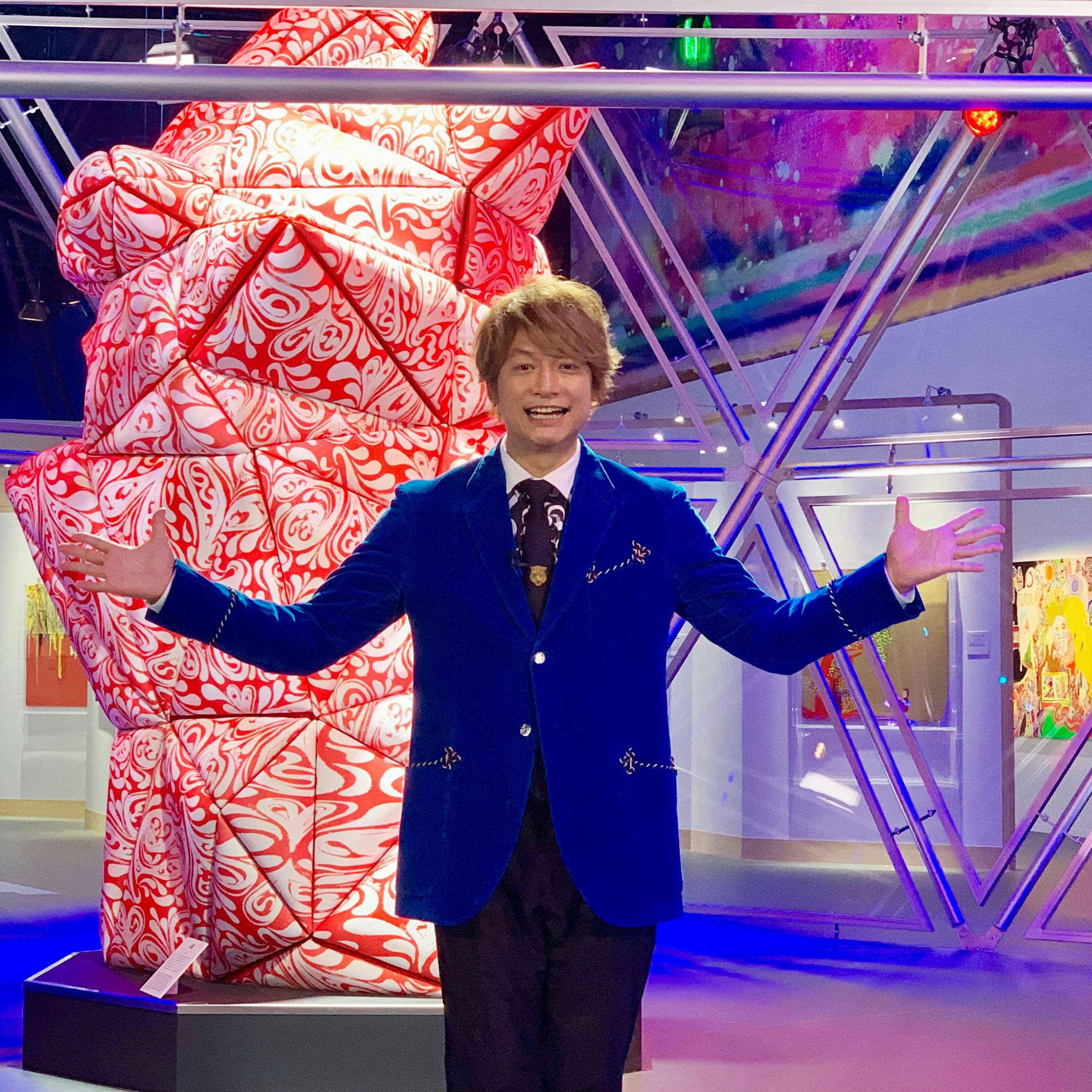 香取慎吾が語る日本初個展 Boum Boum Boum が豊洲で開幕 美術手帖 香取慎吾が語る日本初個展 Boum Boum Boum が豊洲で開幕 美術手帖