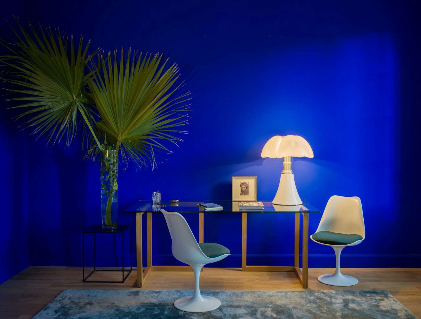 クライン ブルー で家の壁が塗れる フランスの塗料会社による Yves Klein コレクションをチェック 美術手帖