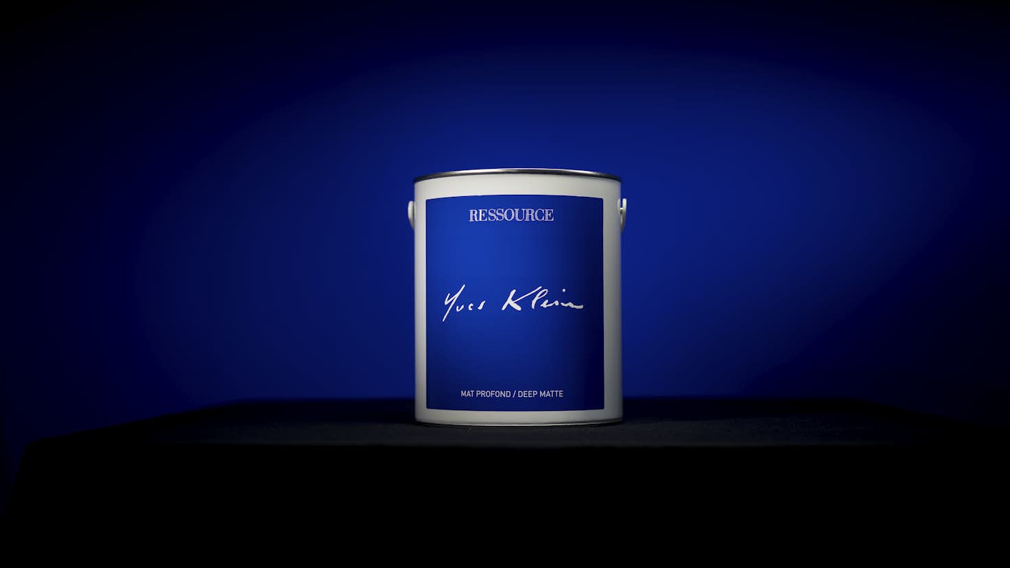 クライン ブルー で家の壁が塗れる フランスの塗料会社による Yves Klein コレクションをチェック 美術手帖