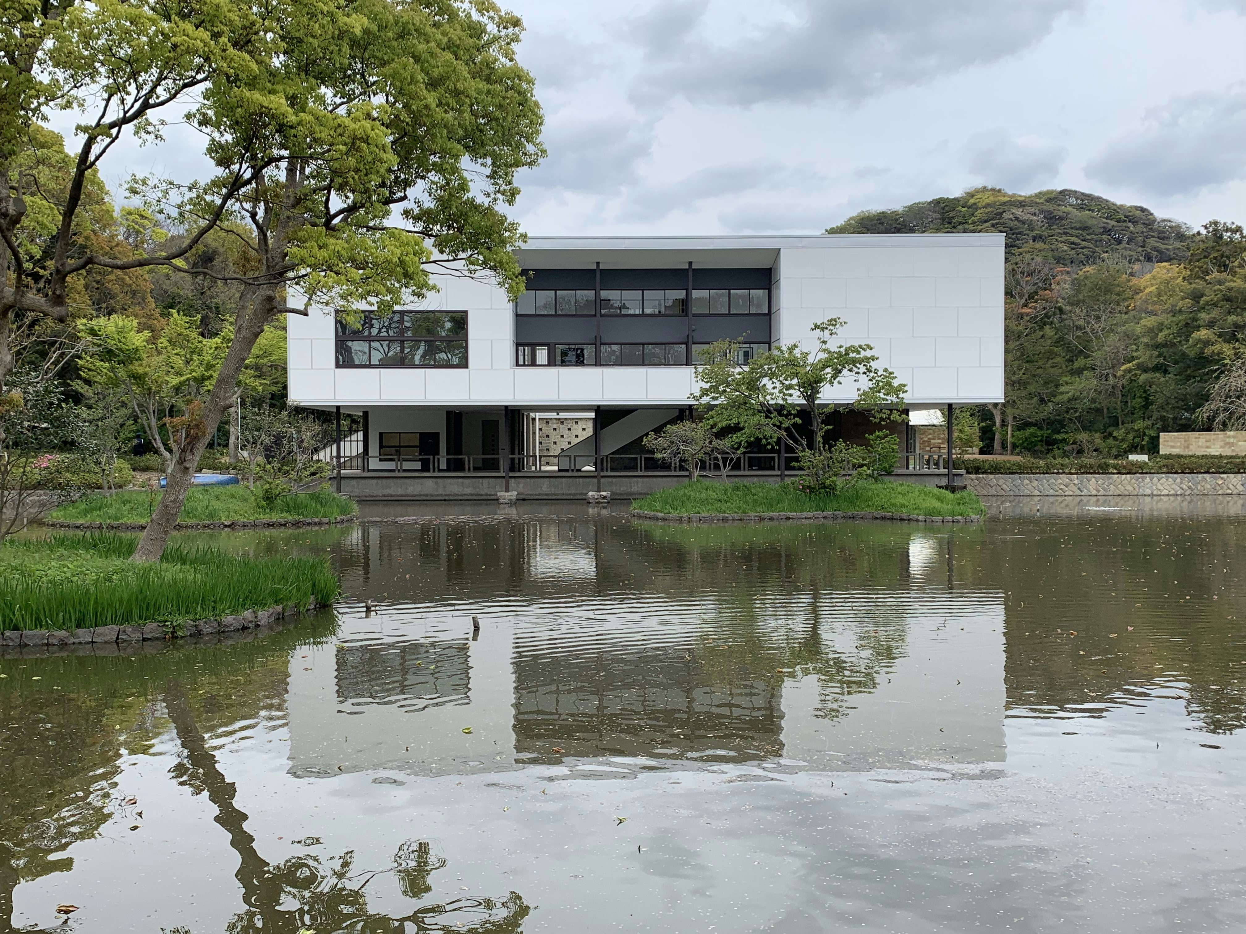 坂倉準三の名建築、ふたたび。「鎌倉文華館 鶴岡ミュージアム」の建築 