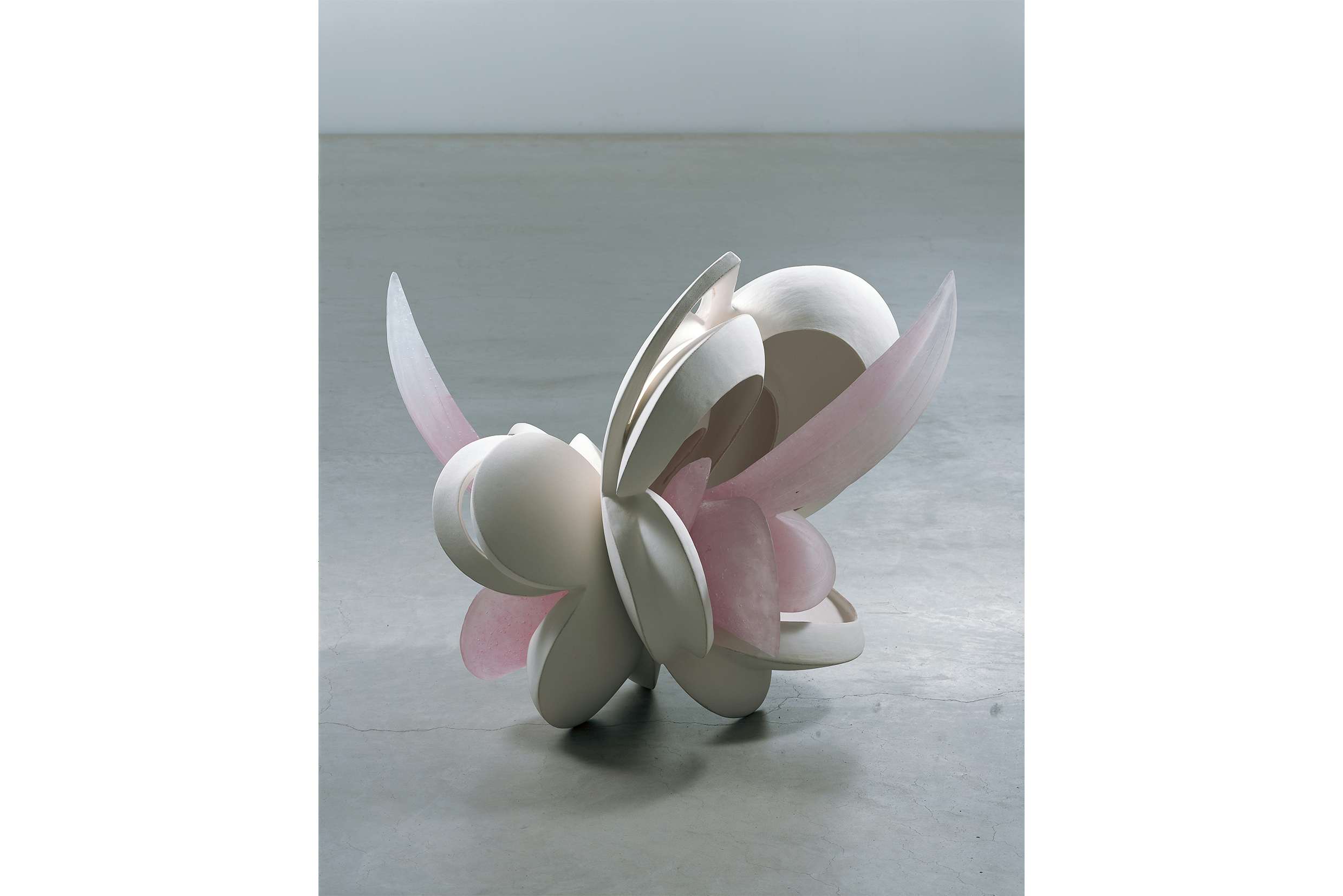 エルネスト ネトやクリス バーデンの大作 塩田千春の新作も 金沢21世紀美術館の開館15周年記念展をチェック 画像ギャラリー 4 4 美術手帖 エルネスト ネトやクリス バーデンの大作 塩田千春の新作も 金沢21世紀美術館の開館15周年記念展をチェック 画像ギャラリー 4 4 美術手帖