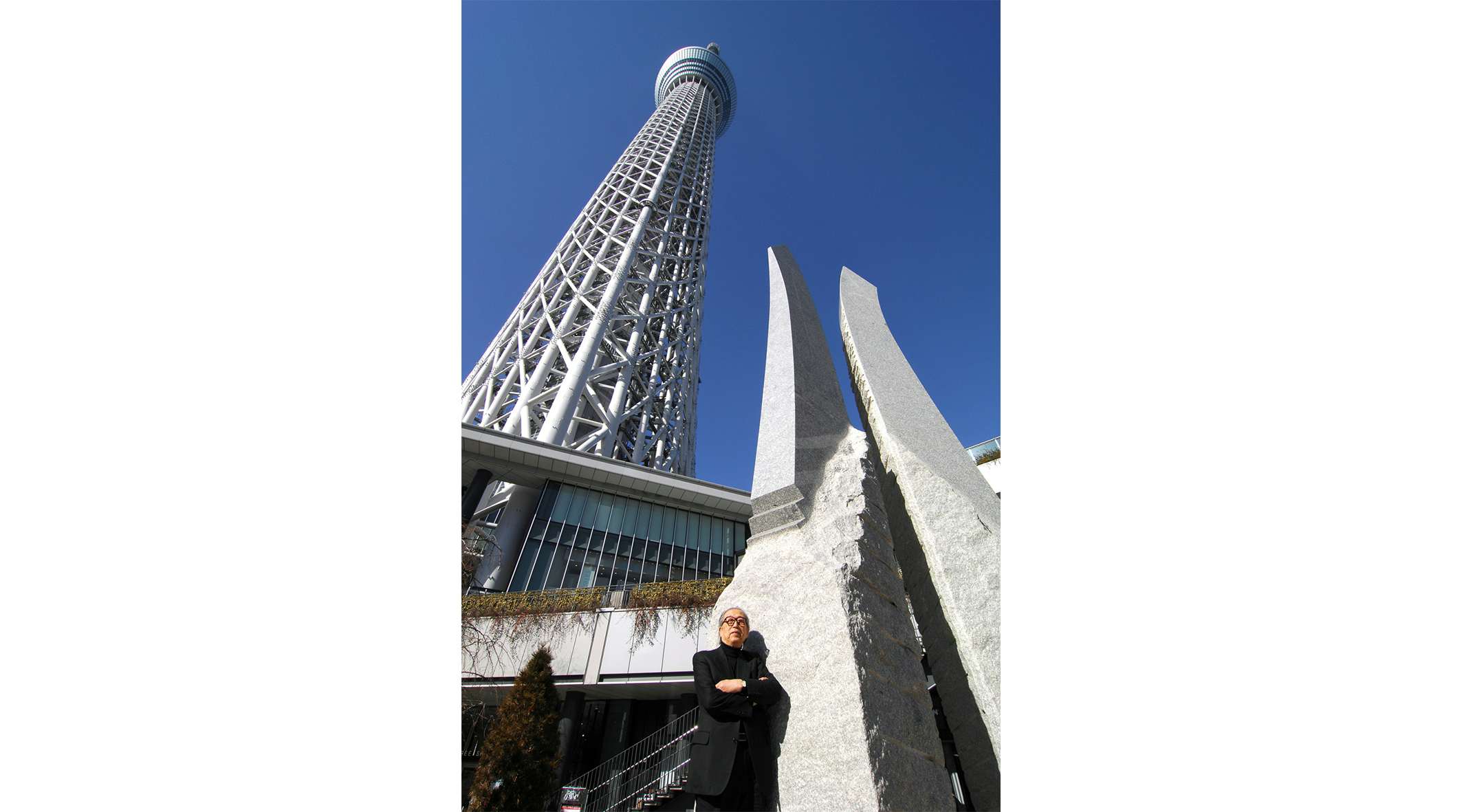 東京スカイツリーのデザイン監修でも知られる彫刻家。澄川喜一の大規模