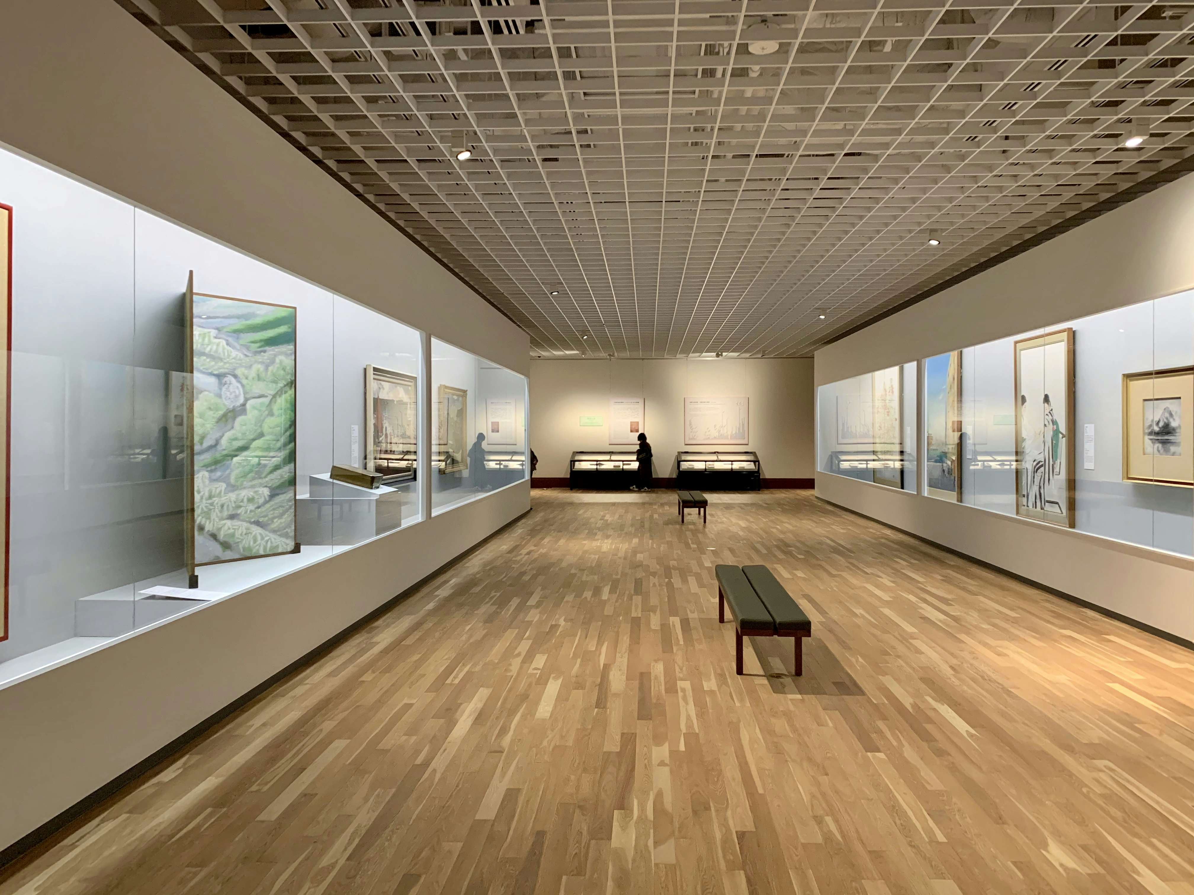 京都市京セラ美術館がついに開館。こけら落としの「杉本博司 瑠璃の