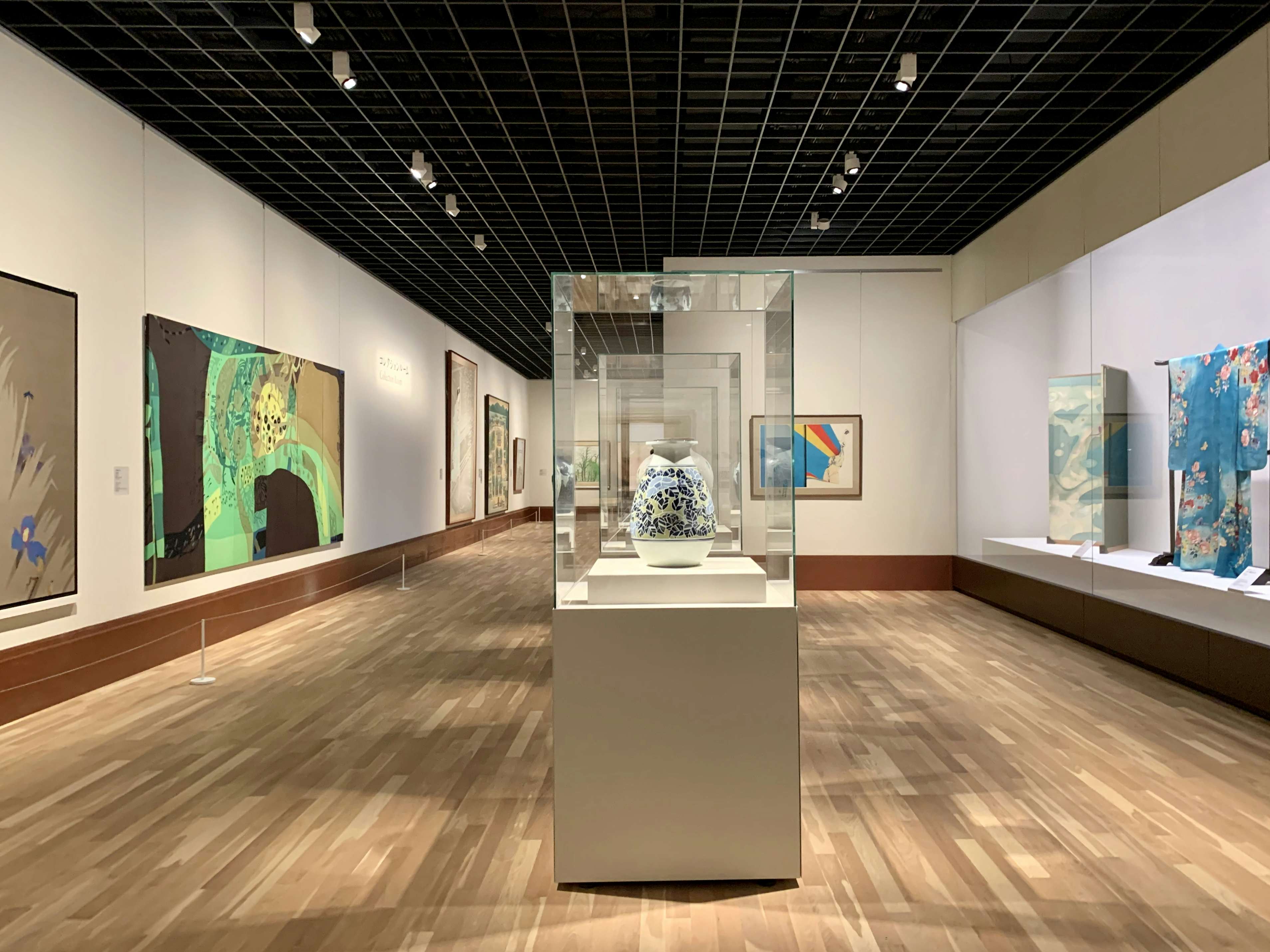 京都市京セラ美術館がついに開館。こけら落としの「杉本博司 瑠璃の ...