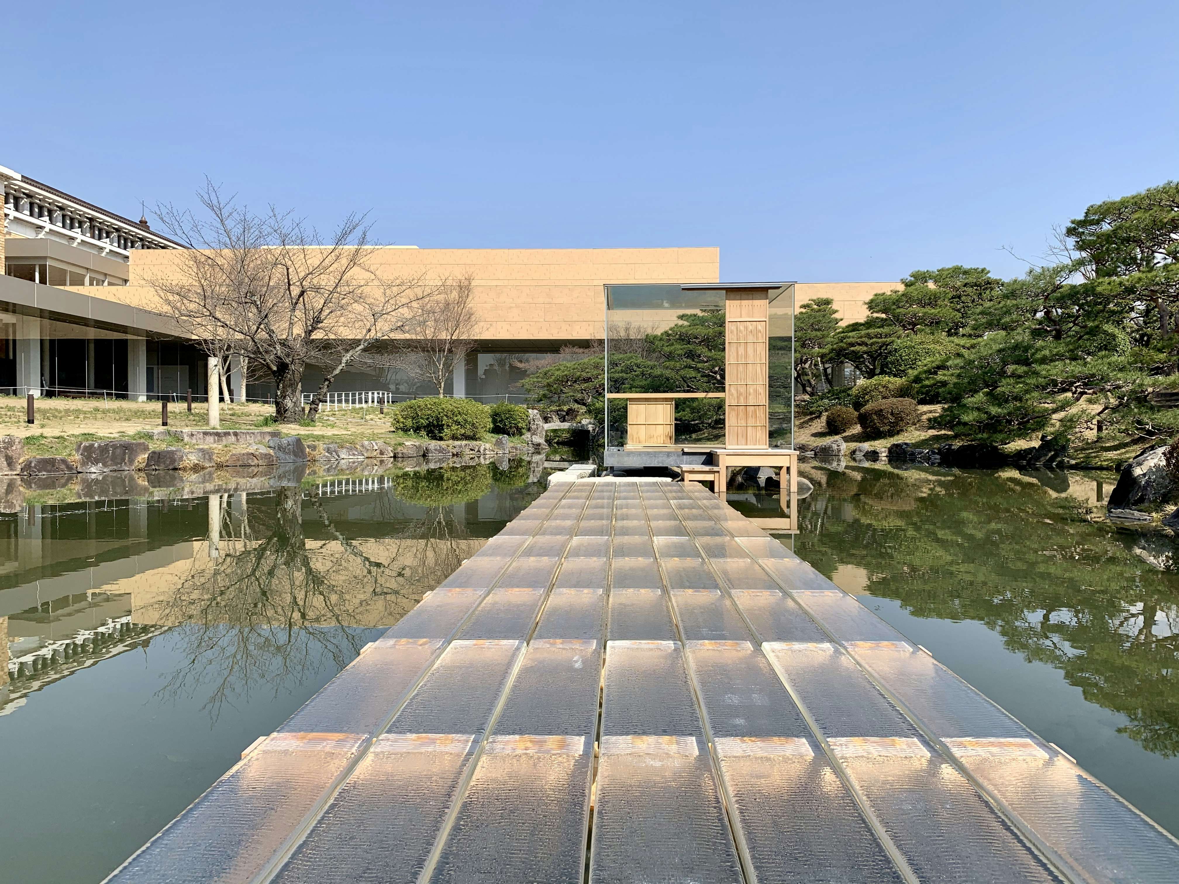 京都市京セラ美術館がついに開館。こけら落としの「杉本博司 瑠璃の 