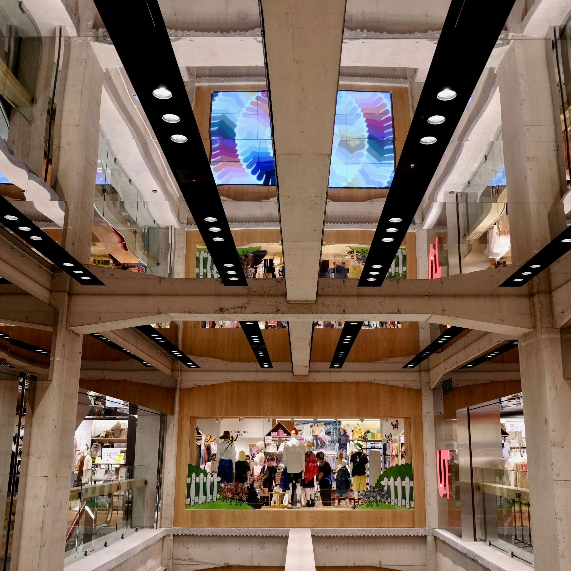 ヘルツォーク ド ムーロンが内外装をデザイン Uniqlo Tokyo の全貌が明らかに 美術手帖 ヘルツォーク ド ムーロンが内外装をデザイン Uniqlo Tokyo の全貌が明らかに 美術手帖