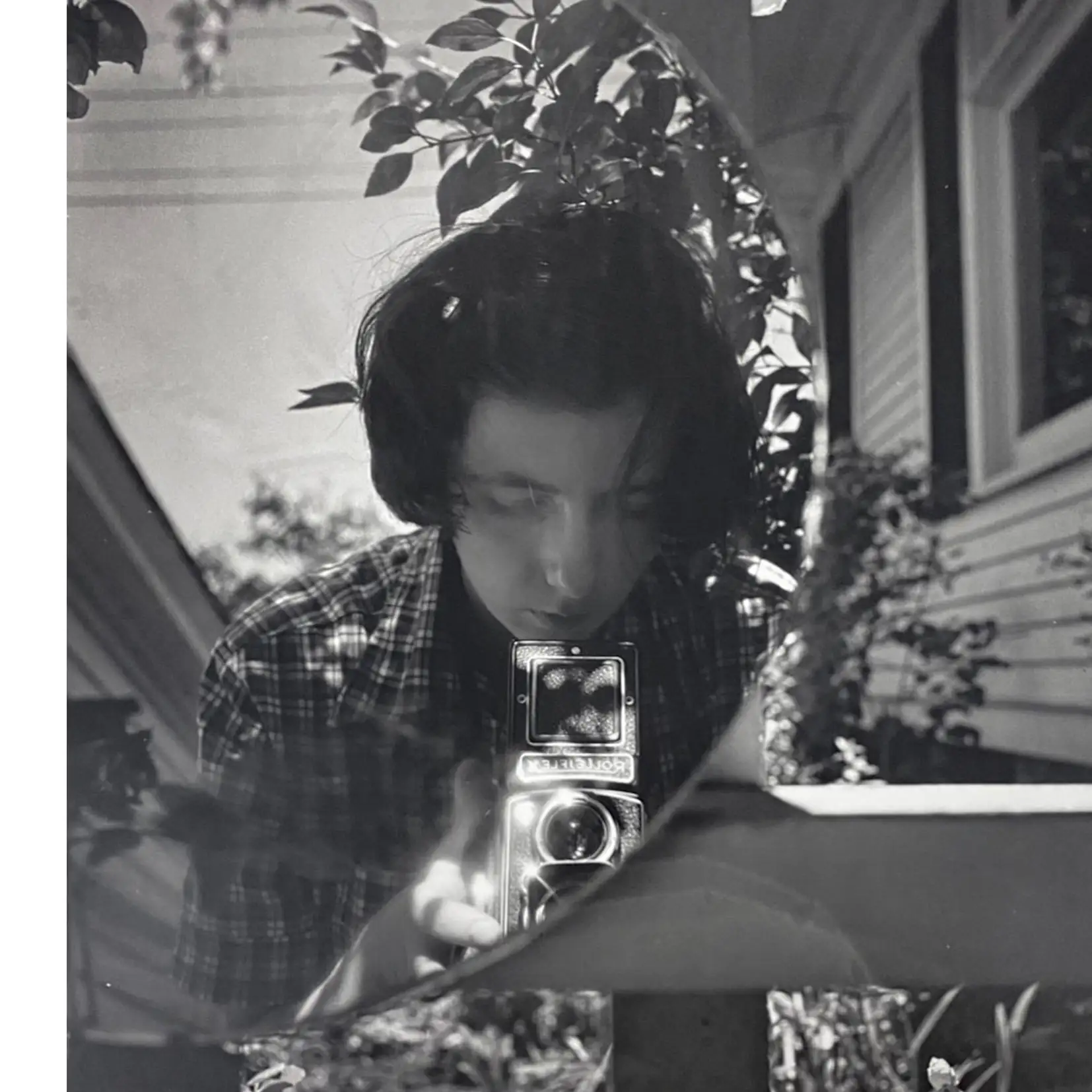 ヴィヴィアン マイヤーの日本初個展がakio Nagasawa Gallery Aoyamaで開催中 セルフ ポートレイト作品を展覧 美術手帖 ヴィヴィアン マイヤーの日本初個展がakio Nagasawa Gallery Aoyamaで開催中 セルフ ポートレイト作品を展覧 美術手帖