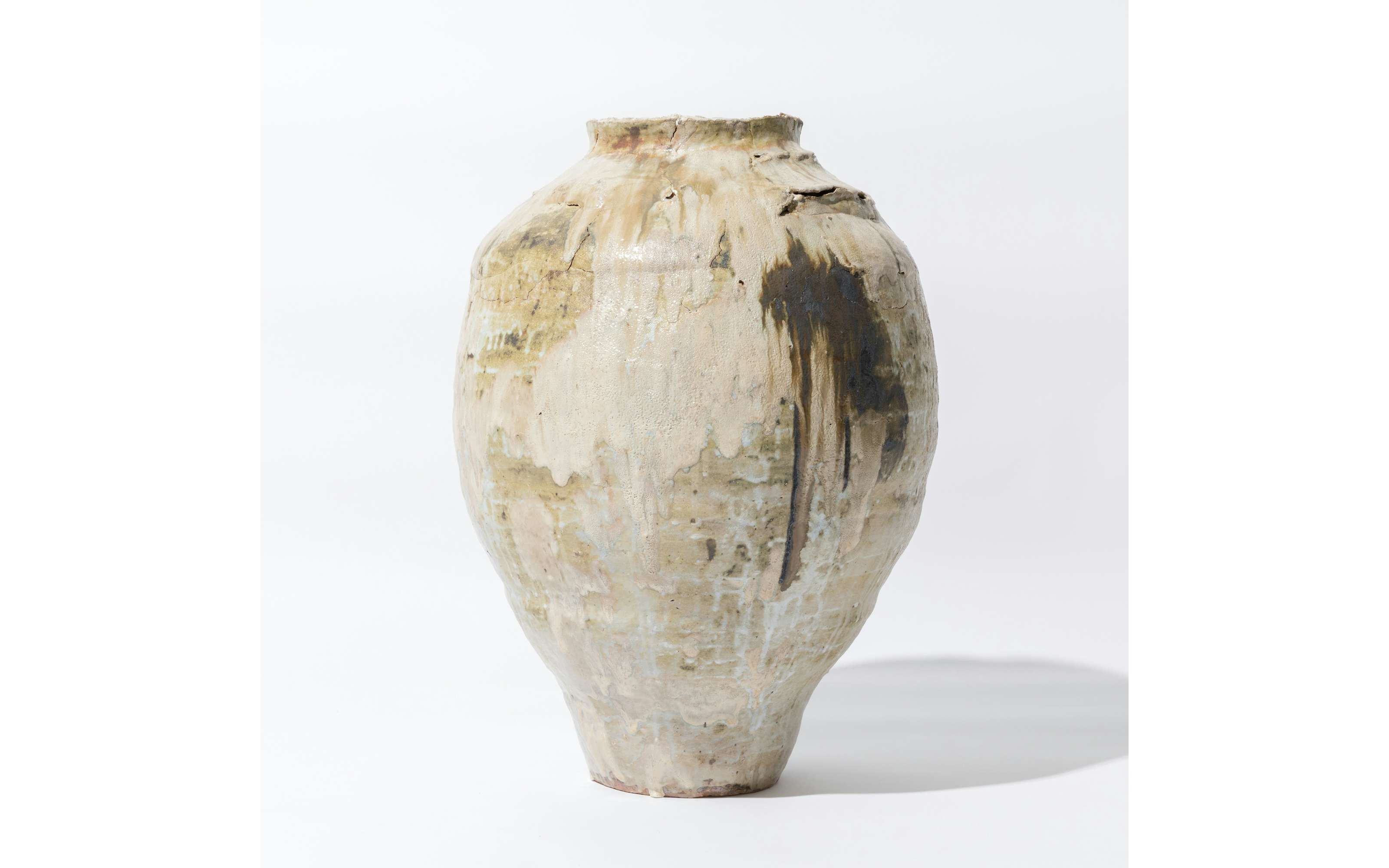 N*K様 上田勇児さんの陶器 新たな窯で土と対話した新作を発表。上田勇児の個展「種を拾う