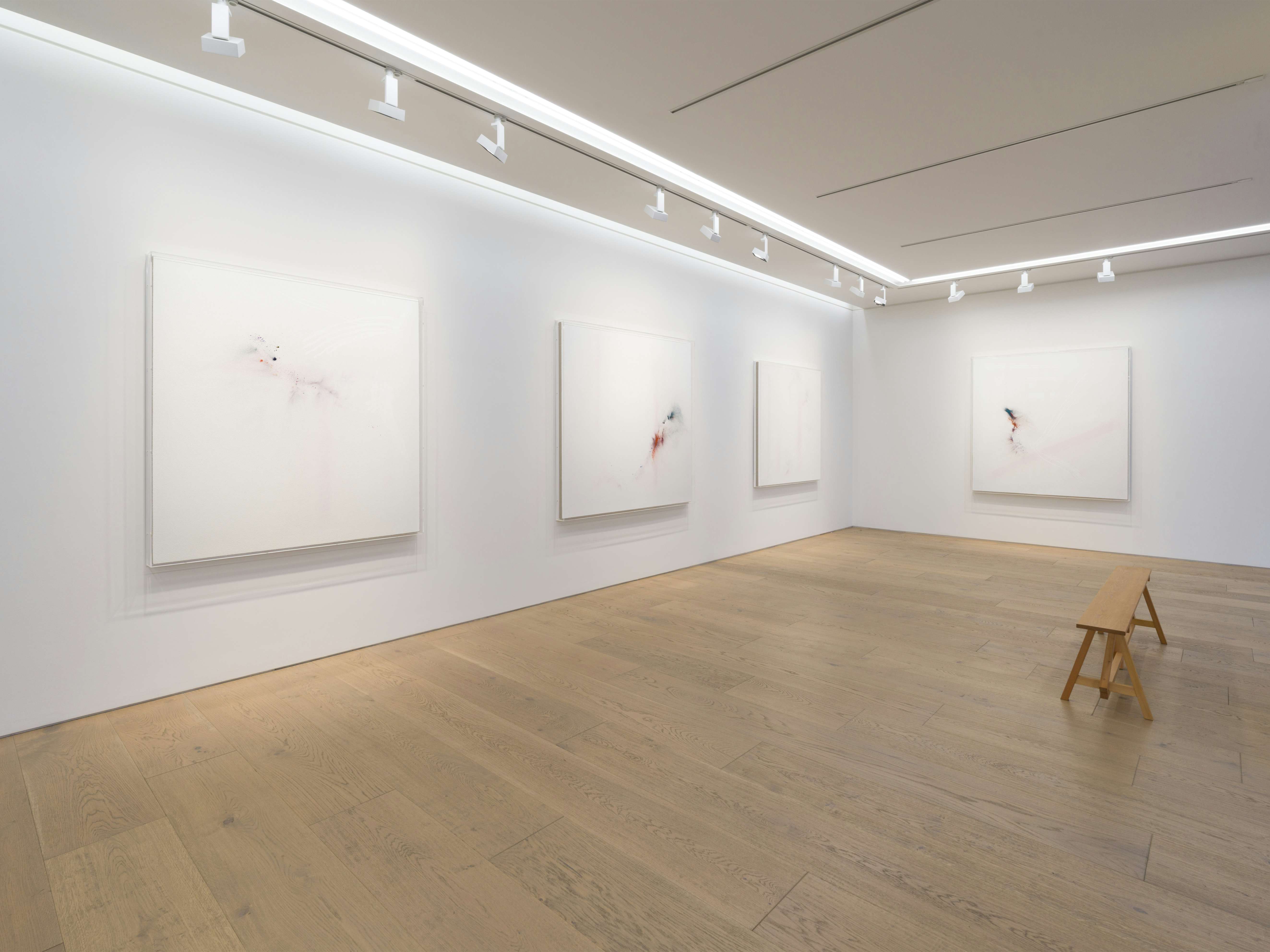 顔料やガラスなど、メディウムを徹底的に追求。ティーロ・ハインツマンの日本初個展がペロタン東京で開催へ｜美術手帖