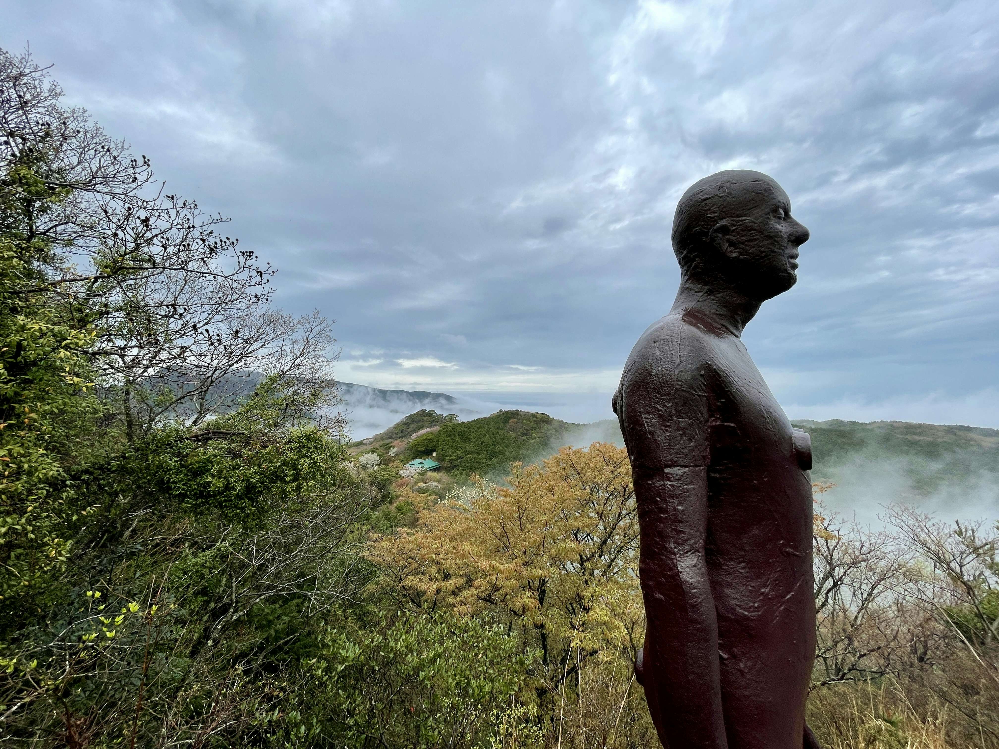 ゴームリーから島袋道浩まで、国東半島でアートを巡る｜美術手帖