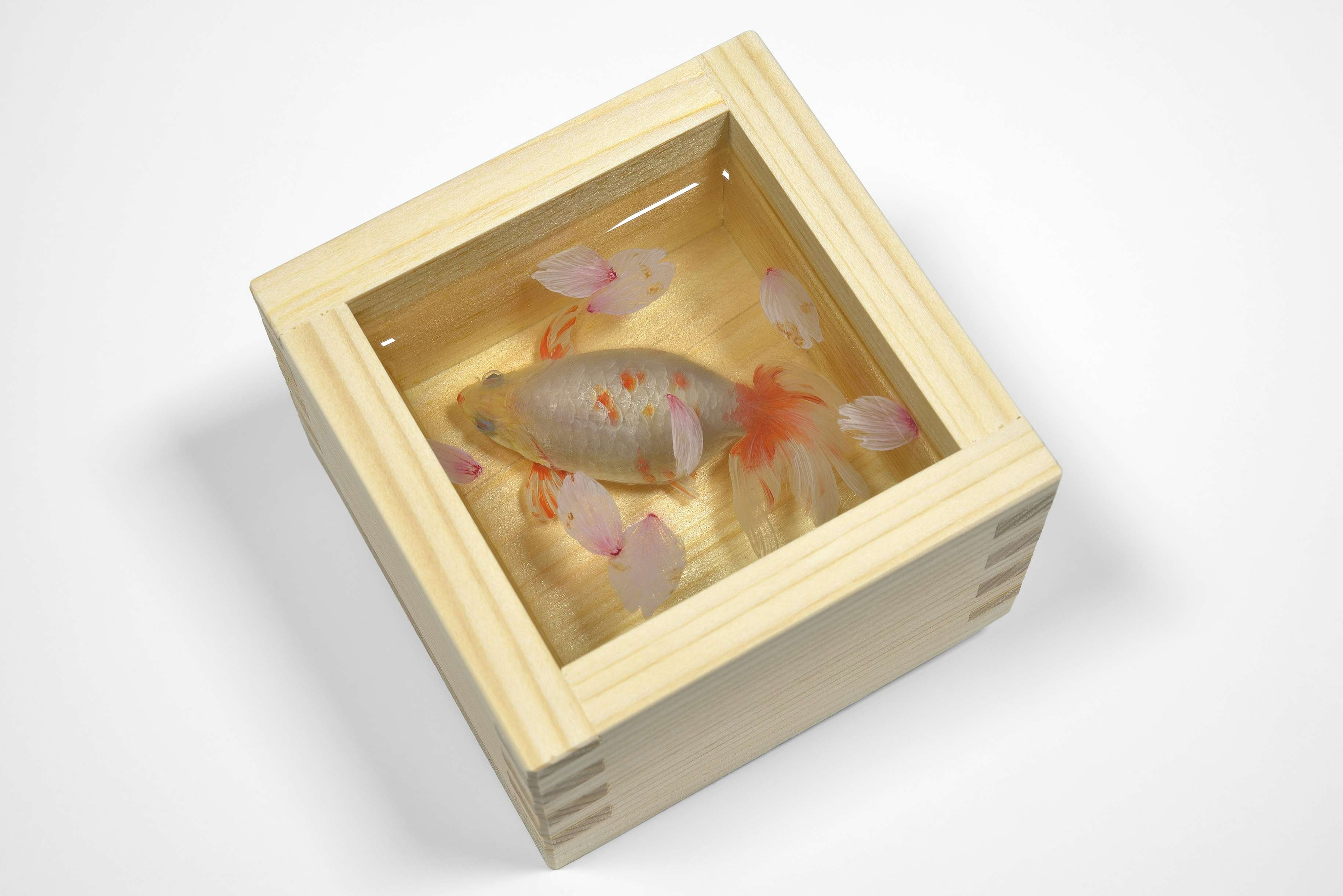 深堀隆介展「金魚鉢、地球鉢。」が上野の森美術館で開催へ。約300点の