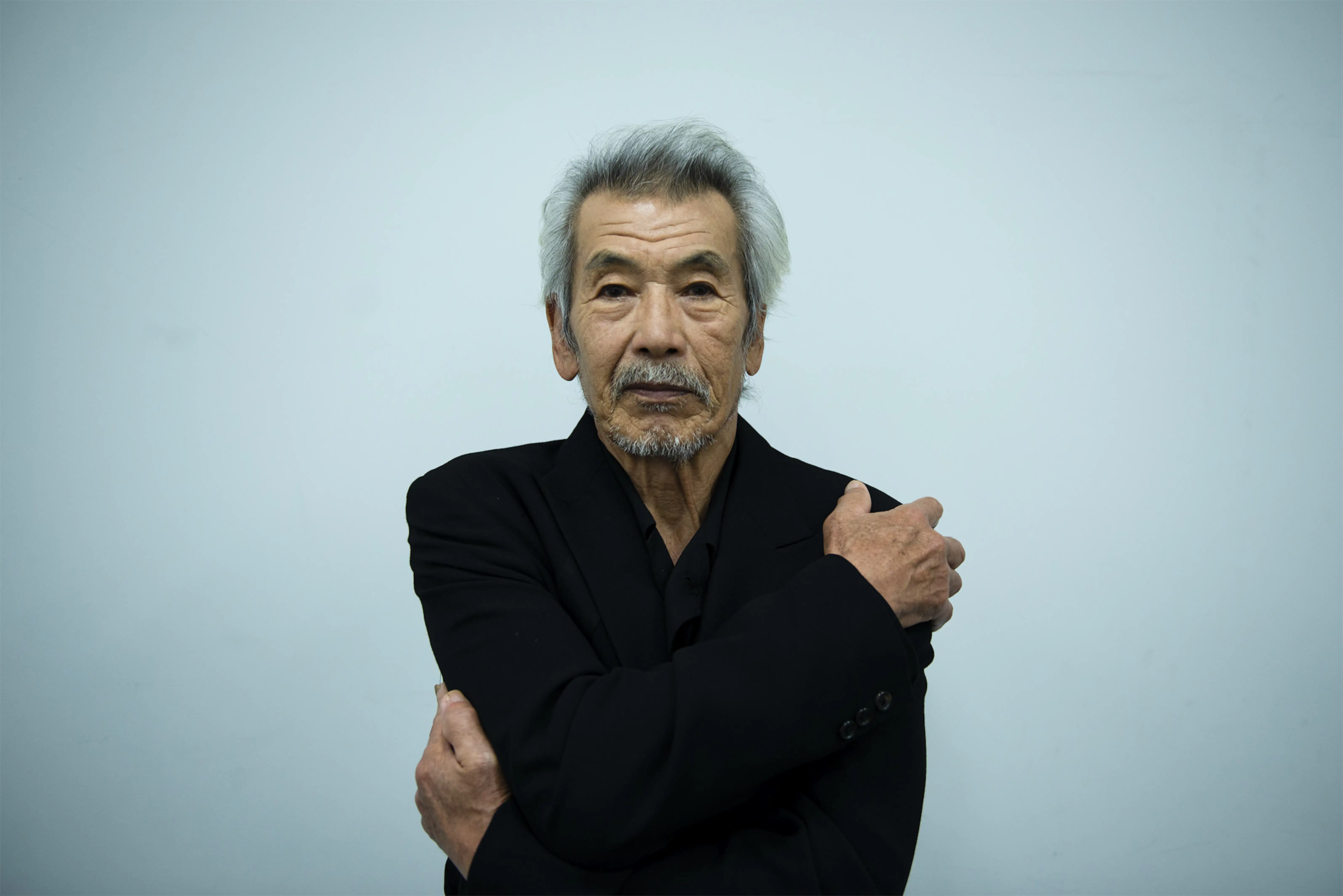 田中泯が語る、踊りへの想い。「間違いなく一瞬一瞬が違うときとして生きたい」|画像ギャラリー 1/7|美術手帖