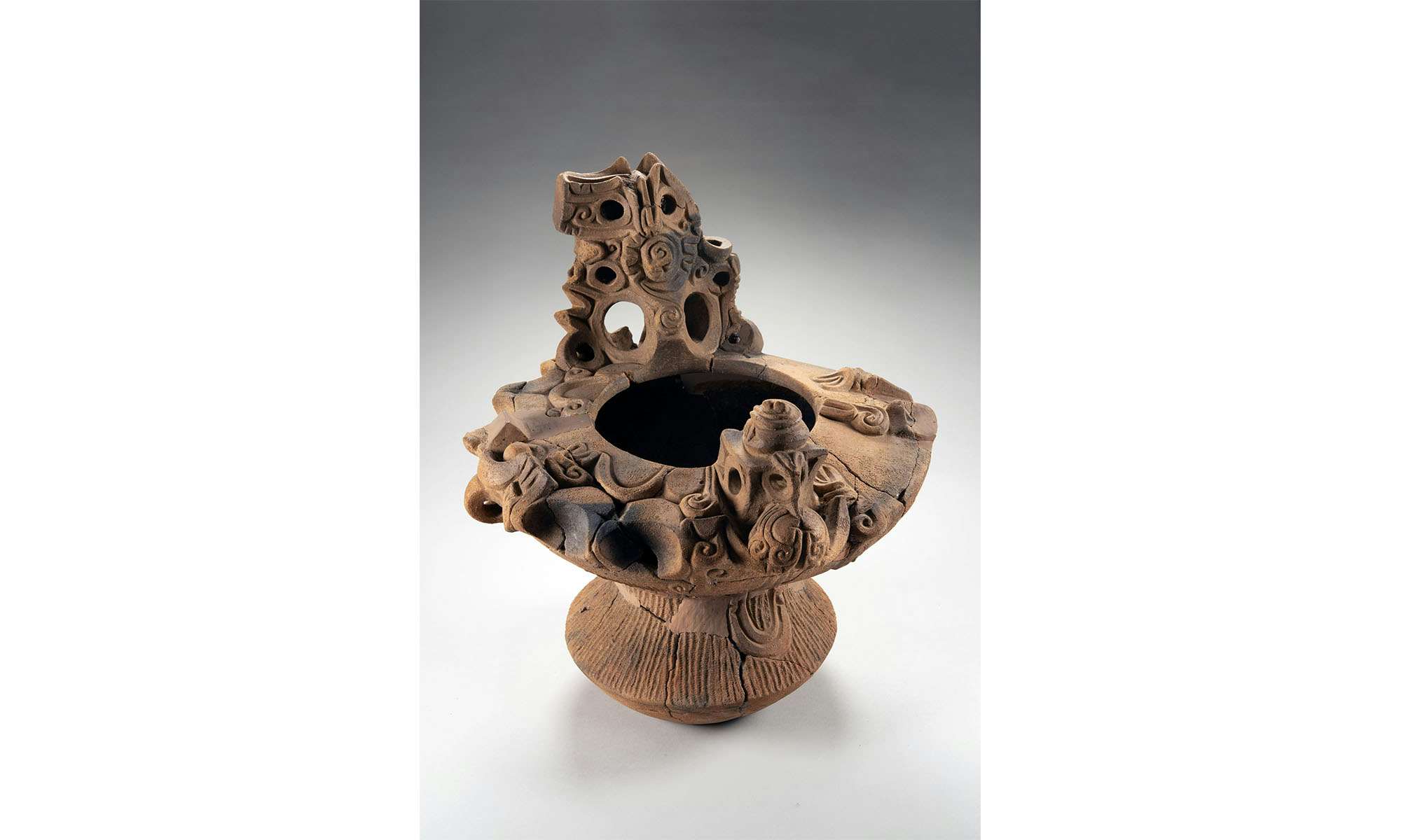 縄文王国」山梨の土器・土偶の名品が一堂に。「縄文―JOMONー展」が山梨 