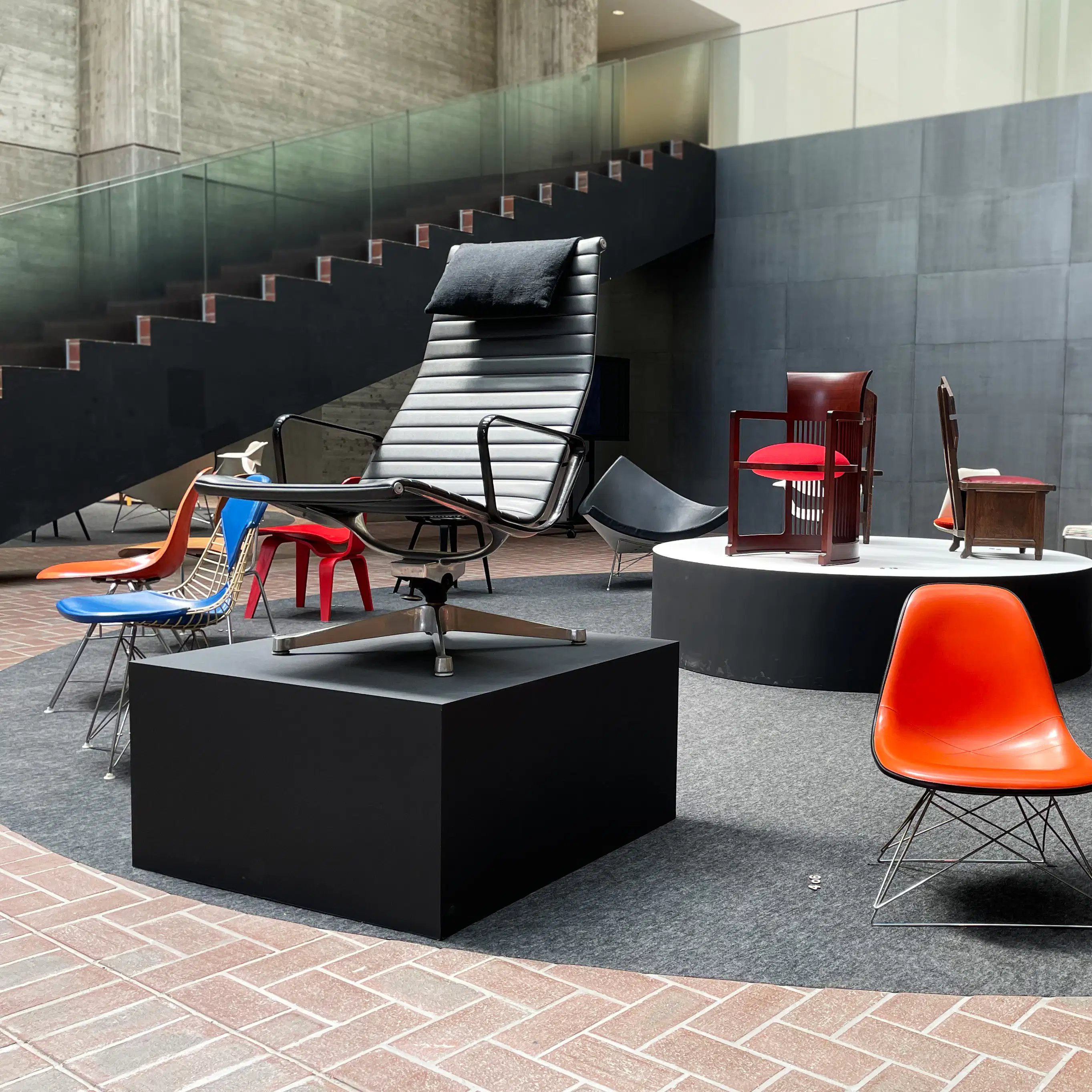 みんなの椅子 展から梅津庸一 工藤麻紀子の個展まで 今週末に見たい展覧会ベスト8 美術手帖 みんなの椅子 展から梅津庸一 工藤麻紀子の個展まで 今週末に見たい展覧会ベスト8 美術手帖