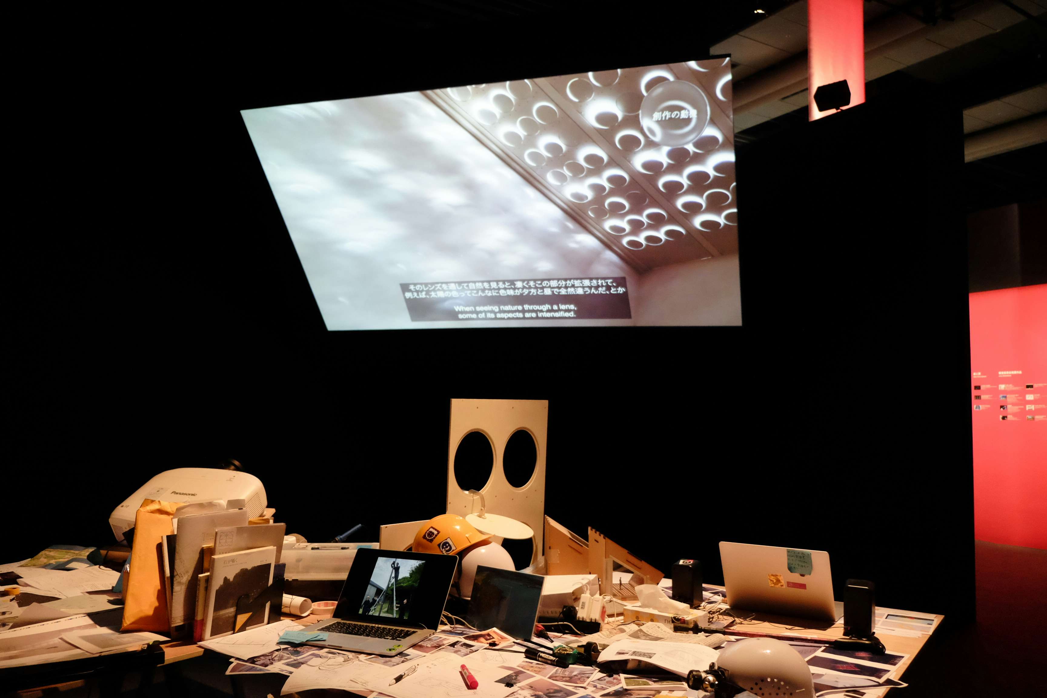 TOKYO NODEでトニー・アウスラーの大個展が日本初開催。最新作も登場|美術手帖