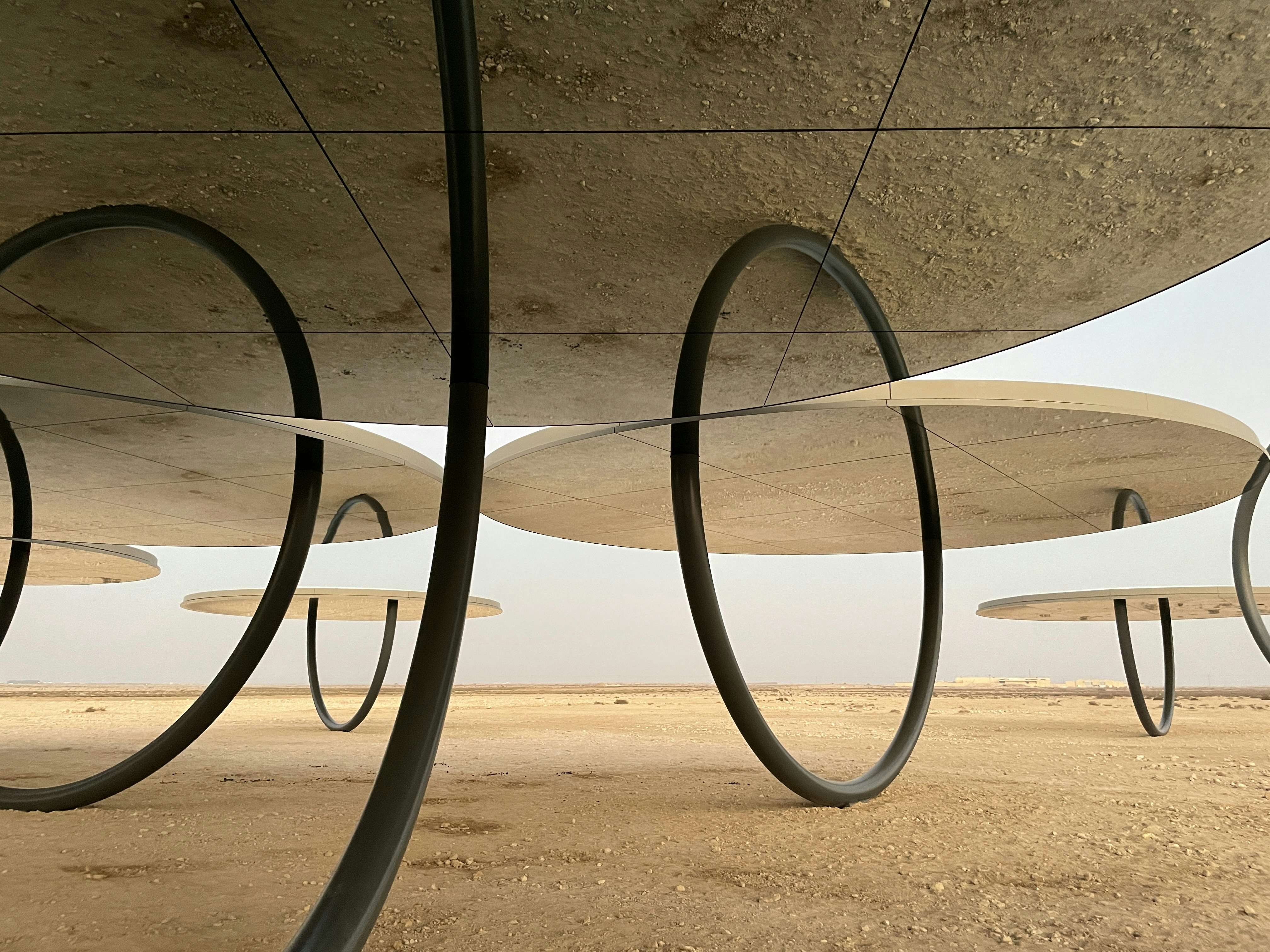 オラファー・エリアソンの大作がカタールの砂漠で公開｜画像ギャラリー