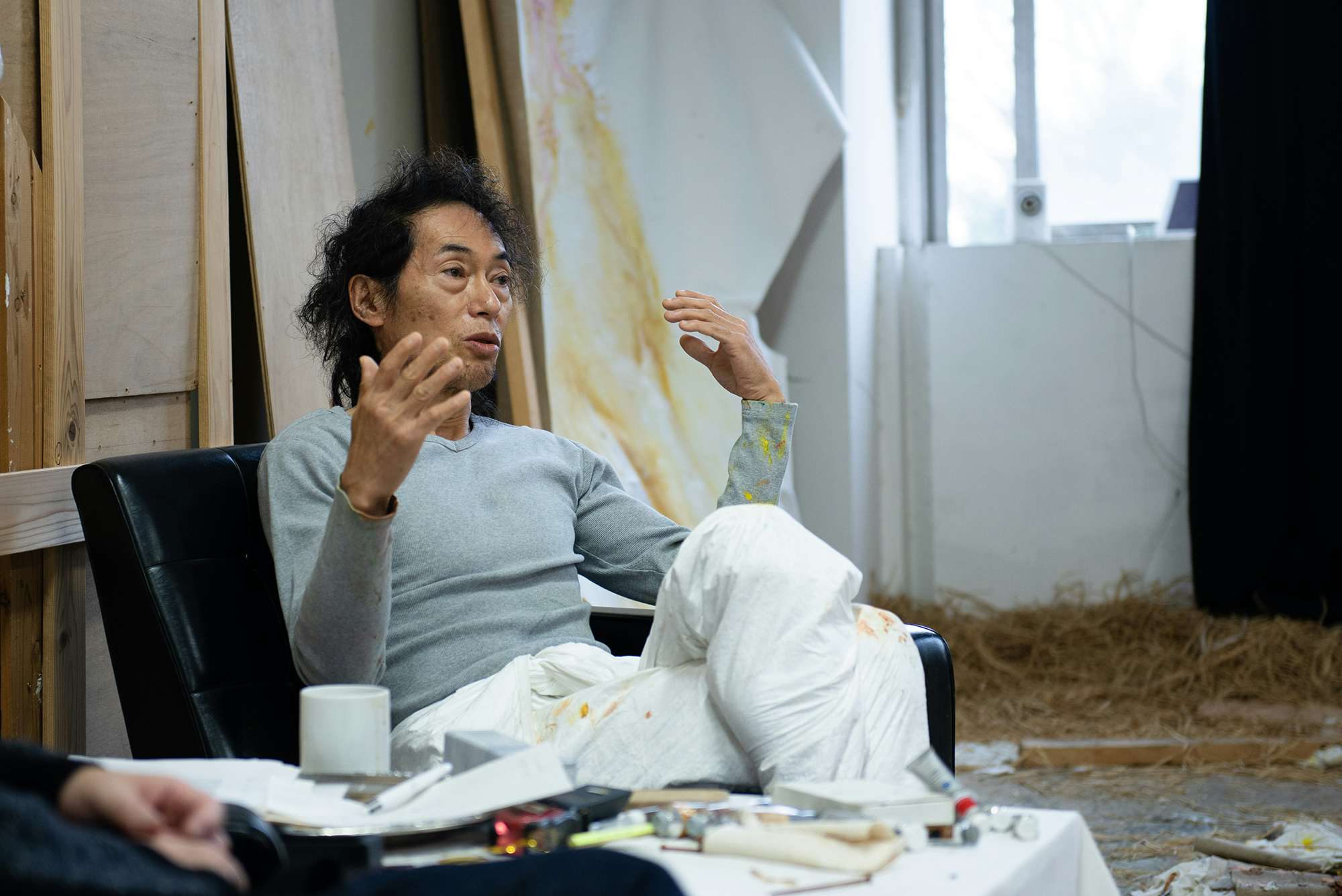 小林正人と鬼頭健吾。知己の二人が語る「二人展の特別感」|美術手帖