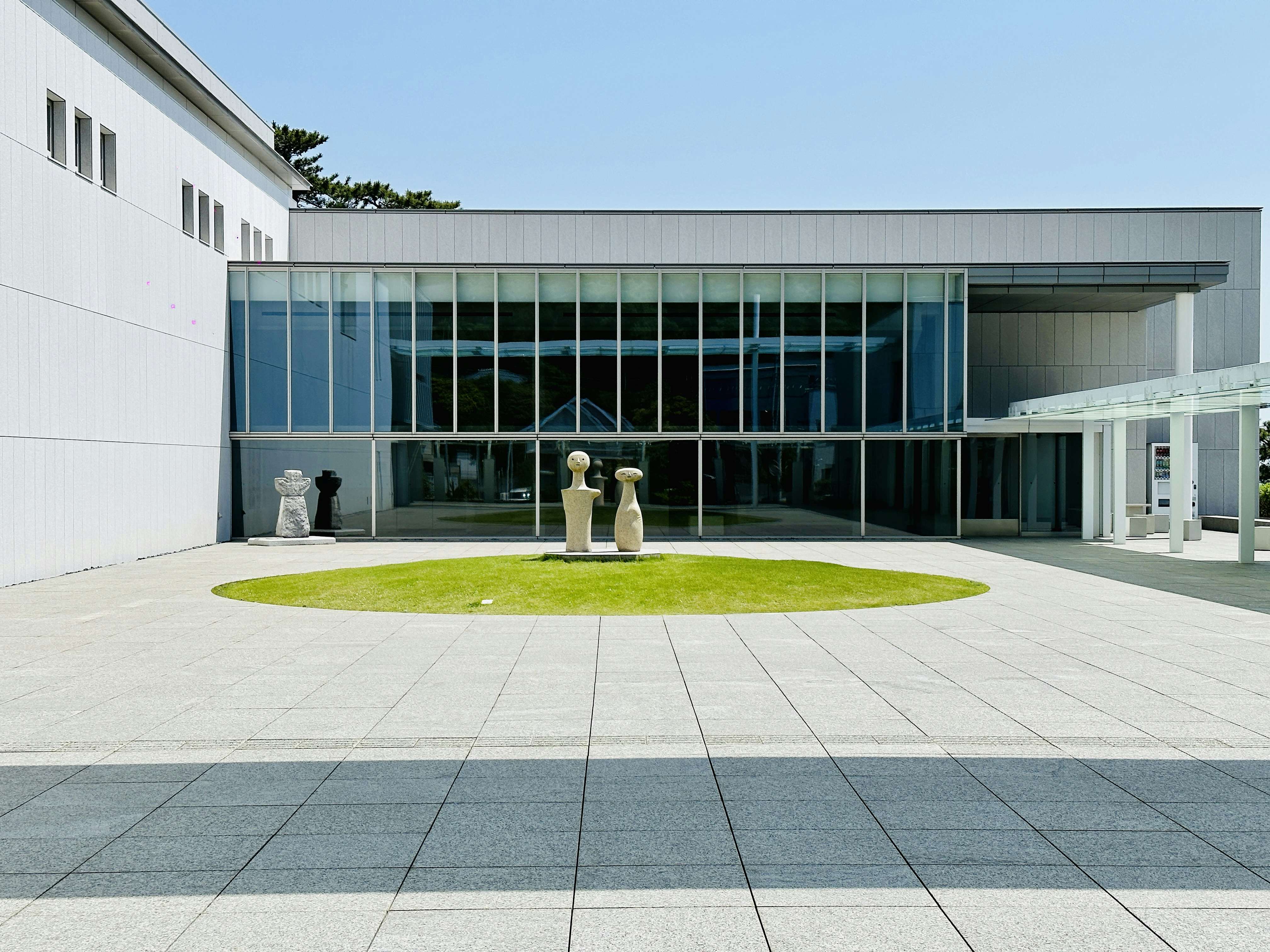リヒター含む150点はなぜ寄贈されたのか。神奈川県立近代美術館を“選ん 