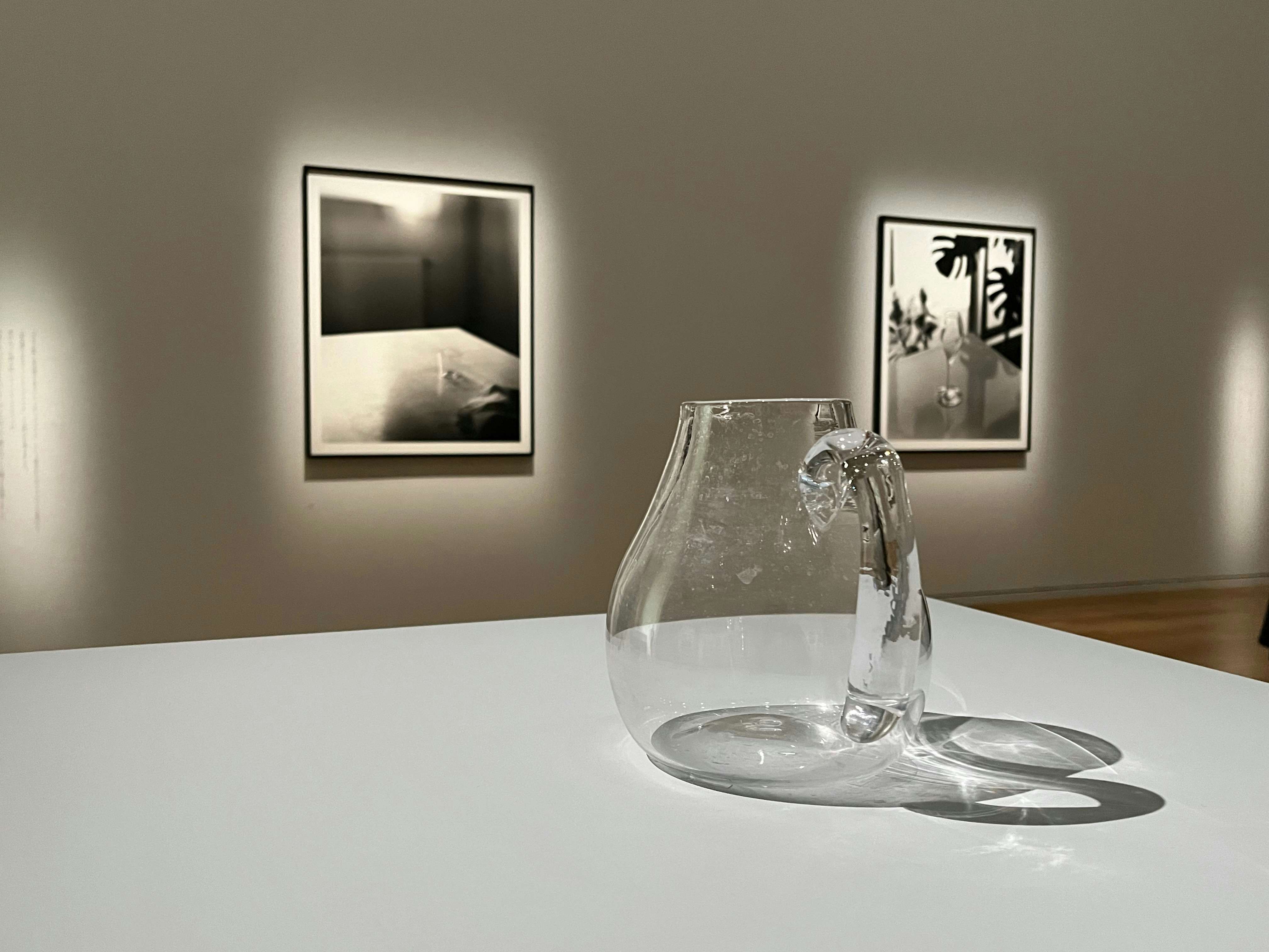 絵画と写真でガラスを再考する。東京オペラシティで見る「ガラス 