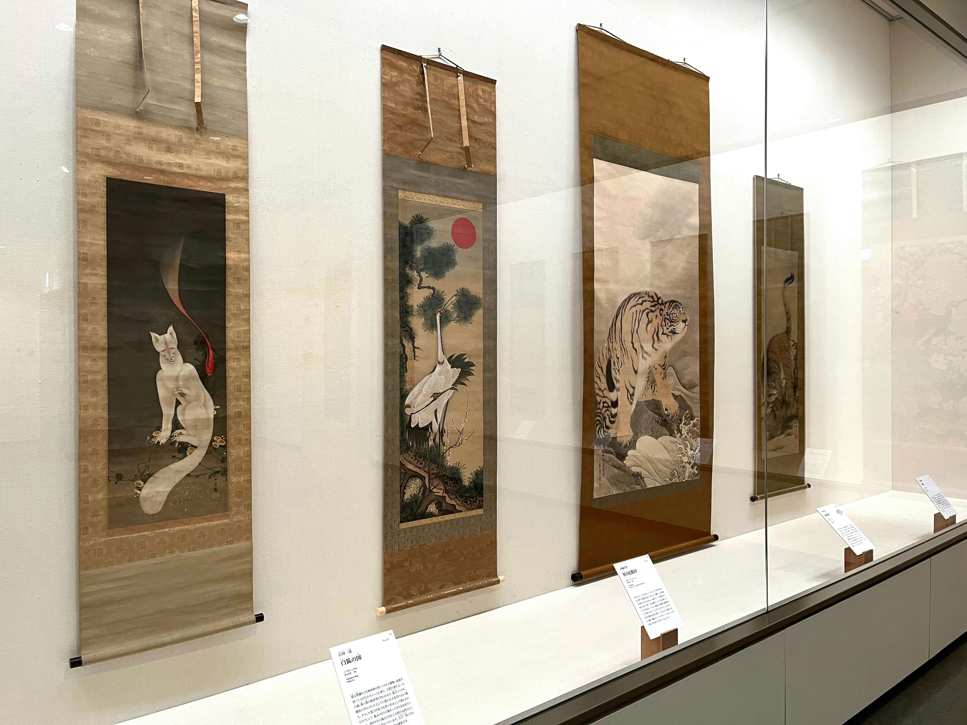 岡本秋暉 百花百鳥に挑んだ江戸の絵師 ―摘水軒コレクションを中心に」「江戸絵画縦横無尽！摘水軒コレクション名品展」（千葉市美術館）開幕レポート｜画像ギャラリー  22/23｜美術手帖