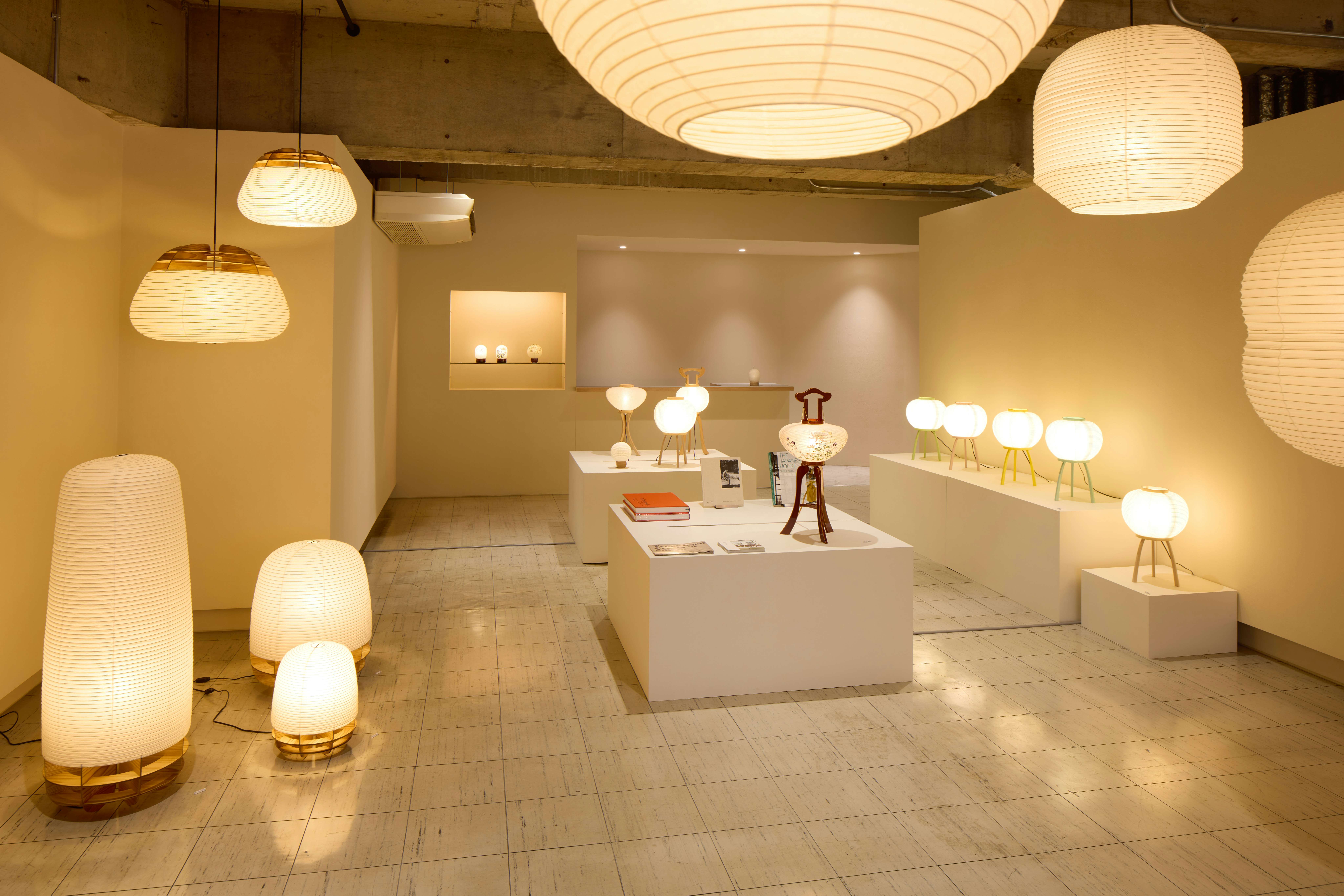 イサム・ノグチの生んだ「AKARI」シリーズを展示。「OZEKI Tokyo