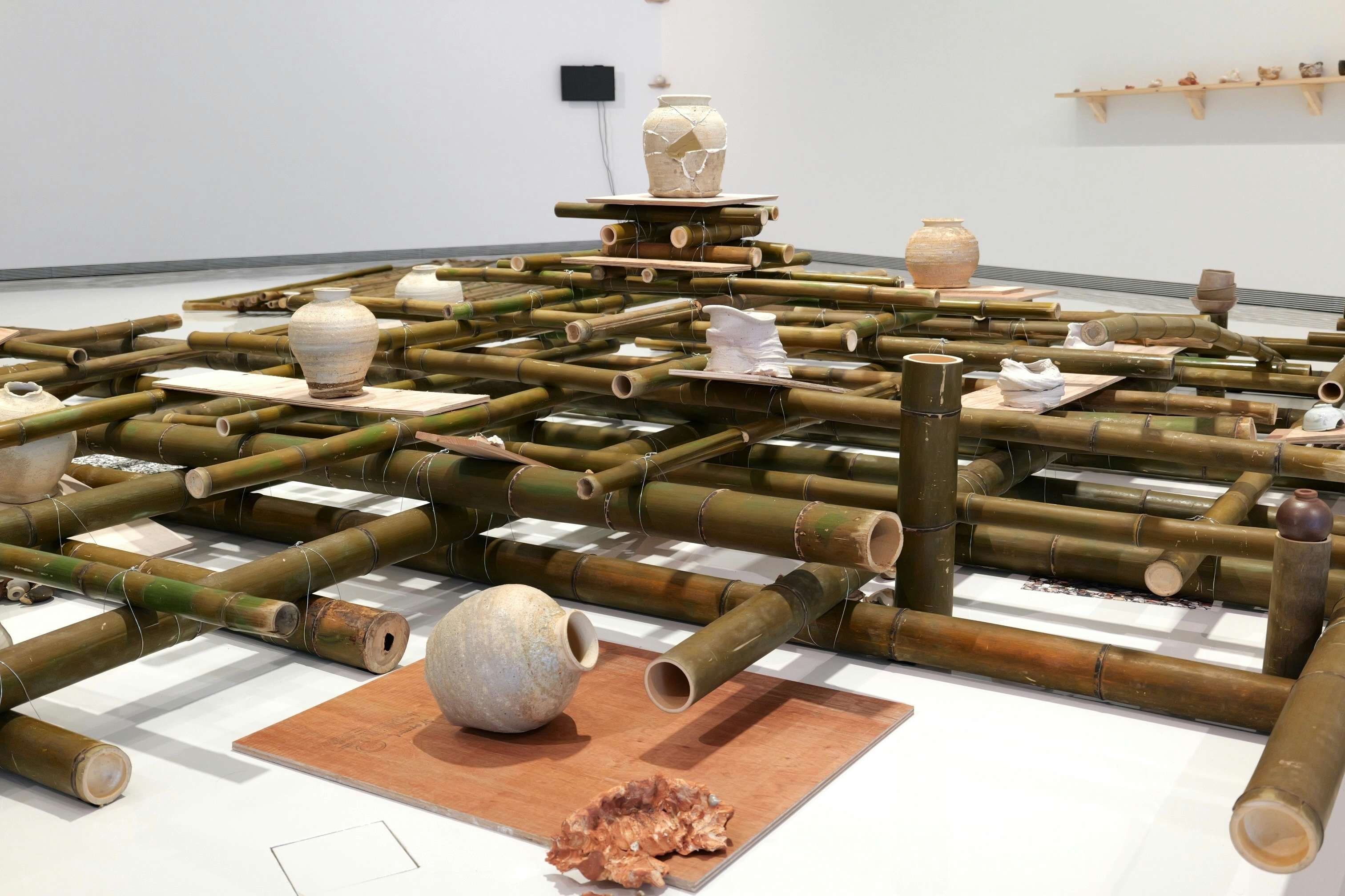 周辺・開発・状況 — 現代美術の事情と地勢 —」(下瀬美術館 周辺・開発・状況 — 現代美術の事情と地勢 —」(下瀬美術館