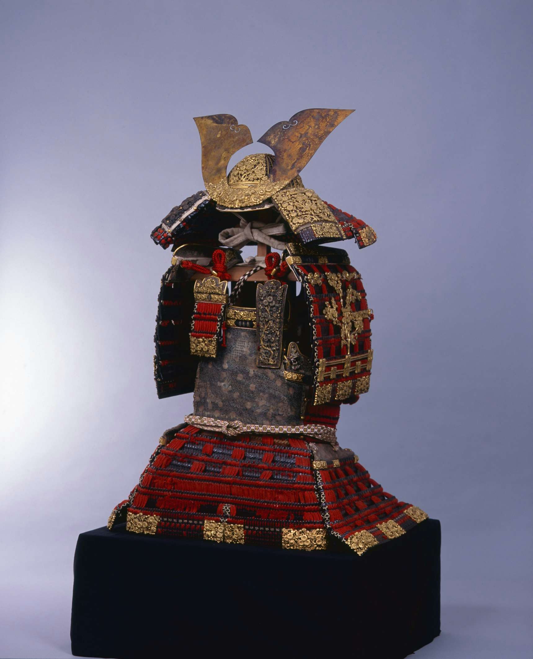 国宝大鎧の双璧が史上初めての並列展示。春日大社で特別展「究極