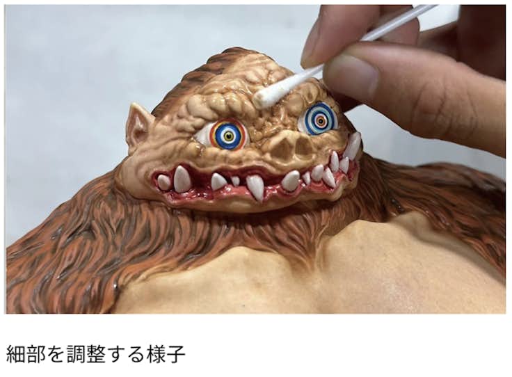 村上隆の新作PVCフィギュア「超弩級⼈造怪猿獣ZERO」が発売へ