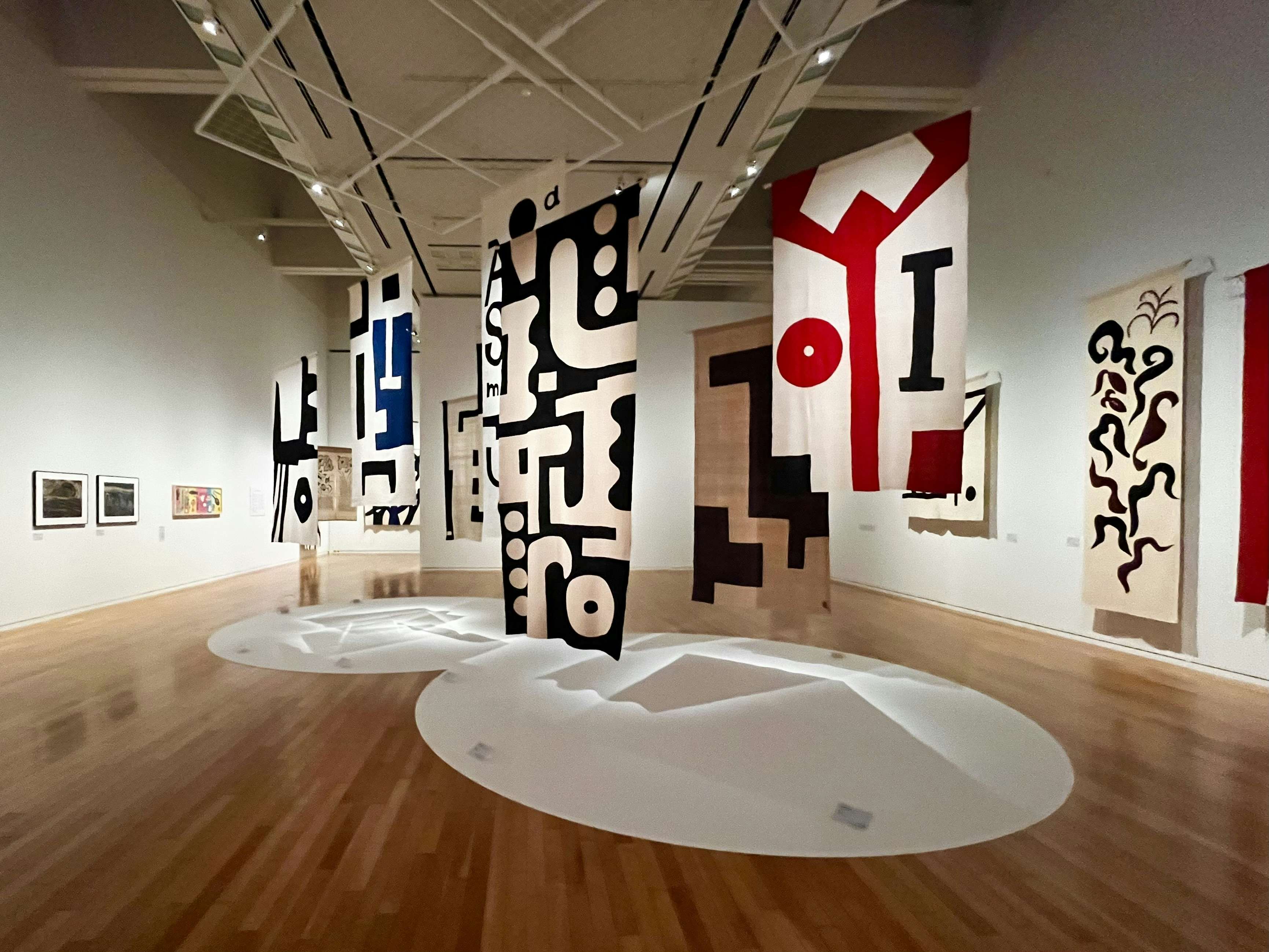 柚木沙弥郎 永遠のいま」（東京オペラシティ アートギャラリー）開幕