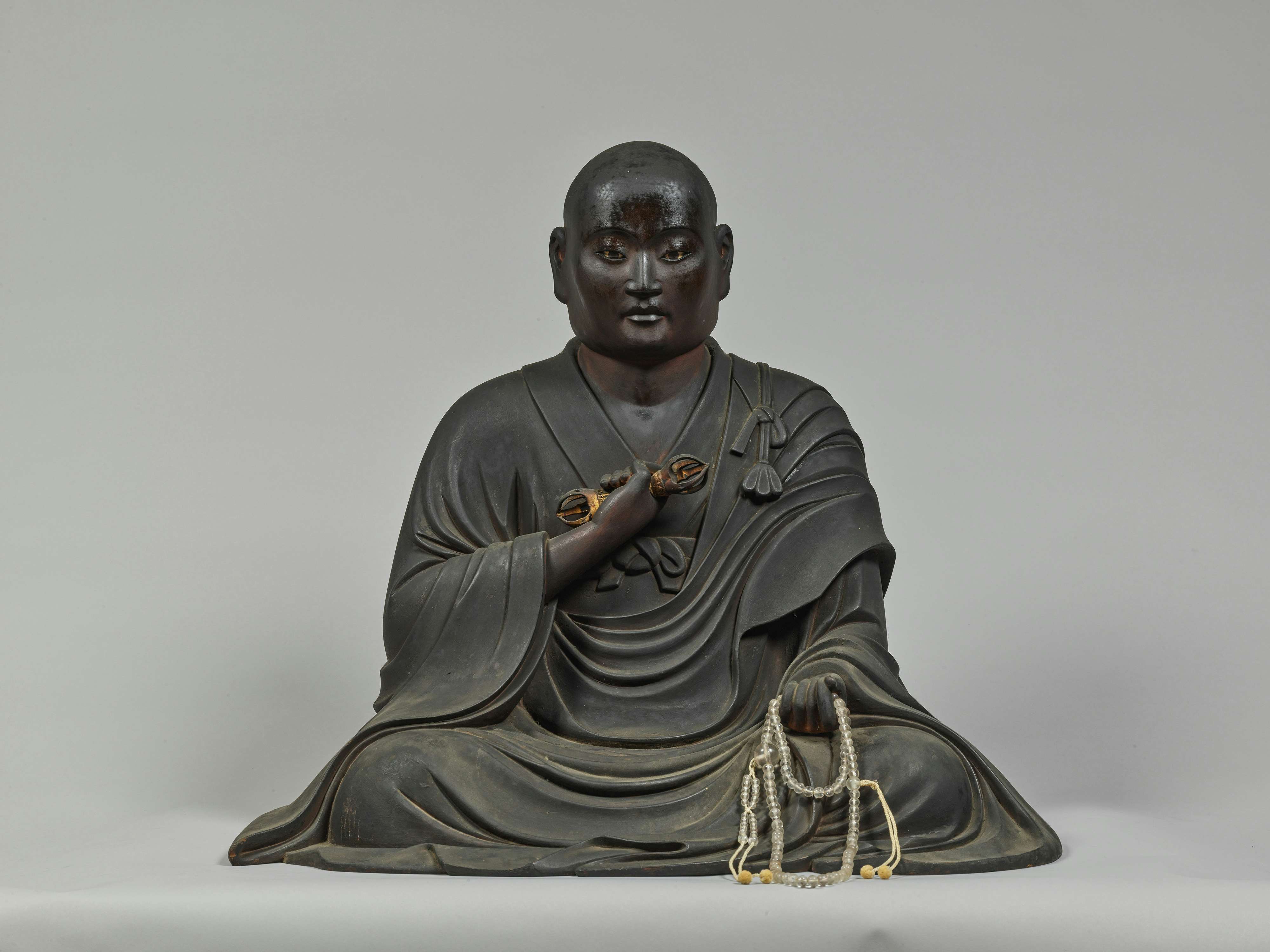 一貫したリアリズムを追求する画家・野田弘志の回顧展。「野田弘志