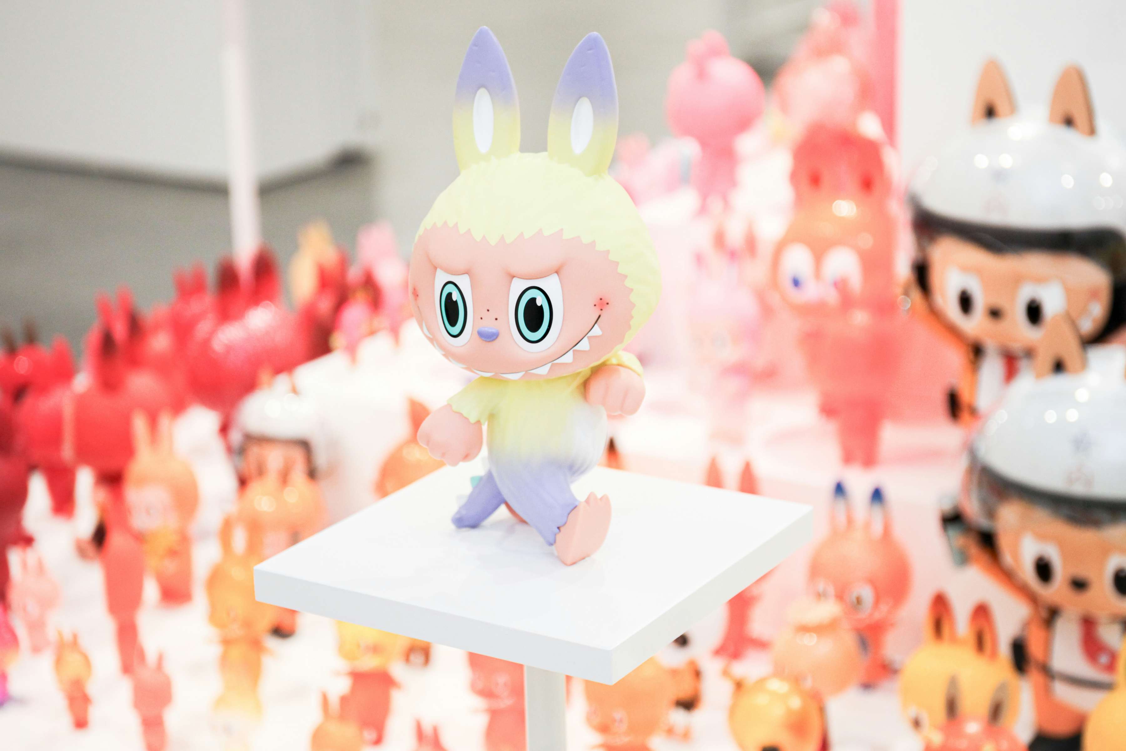 黒川良一が個展「objectum」で見せる、サウンドとビジュアルの共感覚的