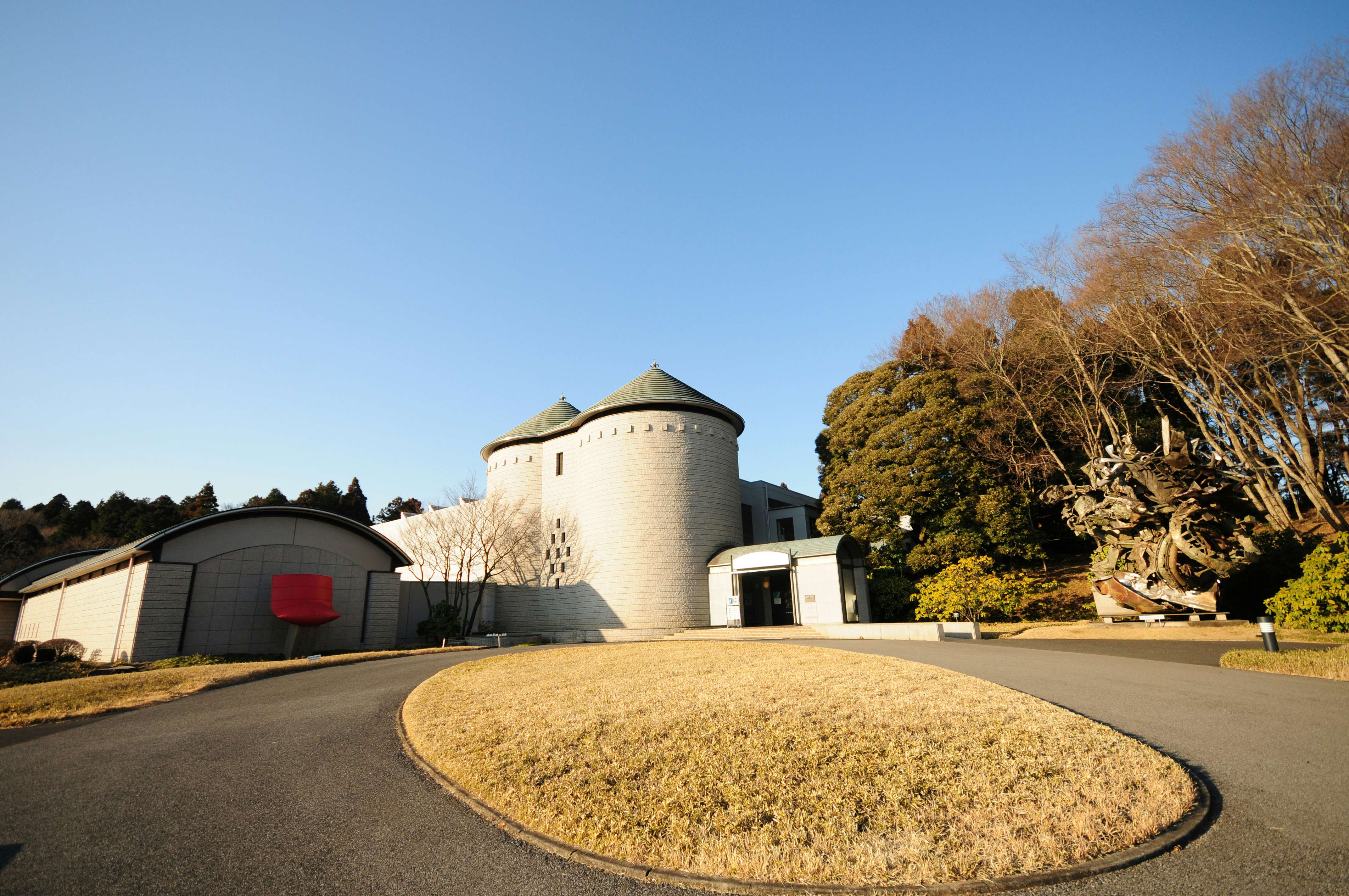 DIC川村記念美術館が日本画展示を終了。作品を全点譲渡へ｜美術手帖