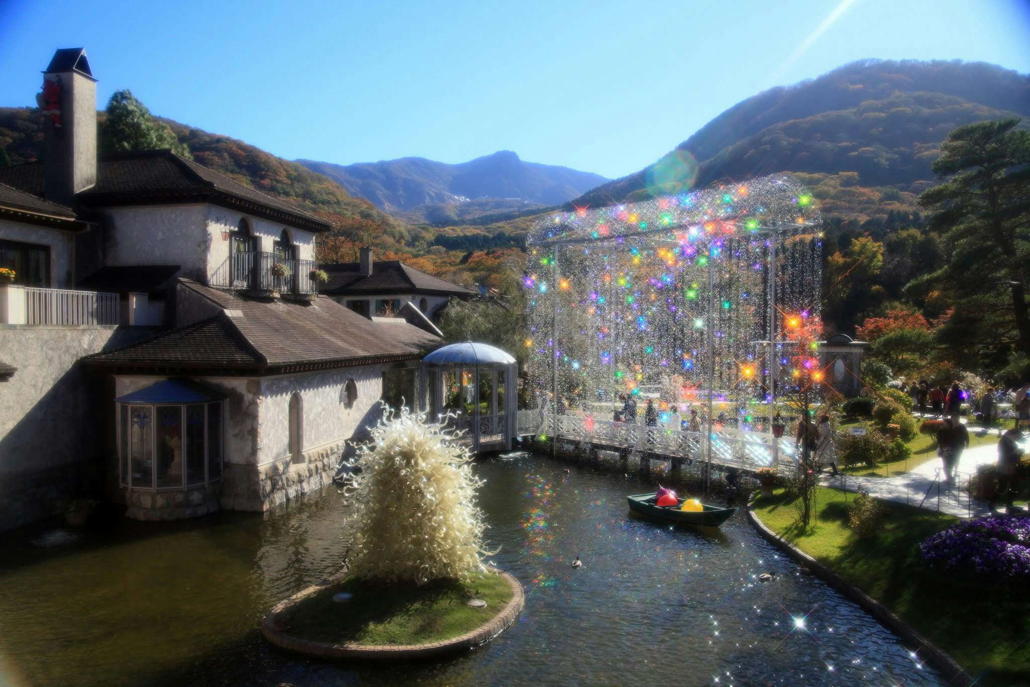 箱根ガラスの森美術館｜美術手帖