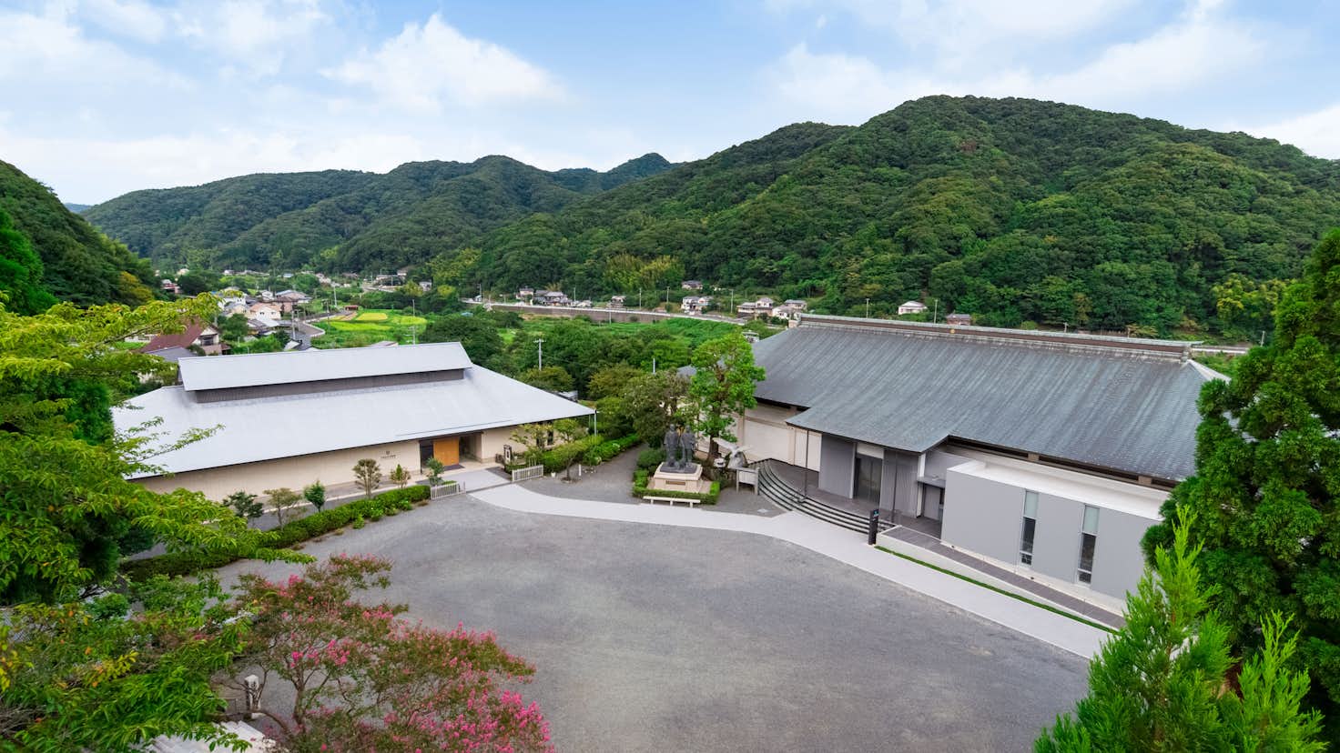 上原美術館 美術手帖 上原美術館 美術手帖