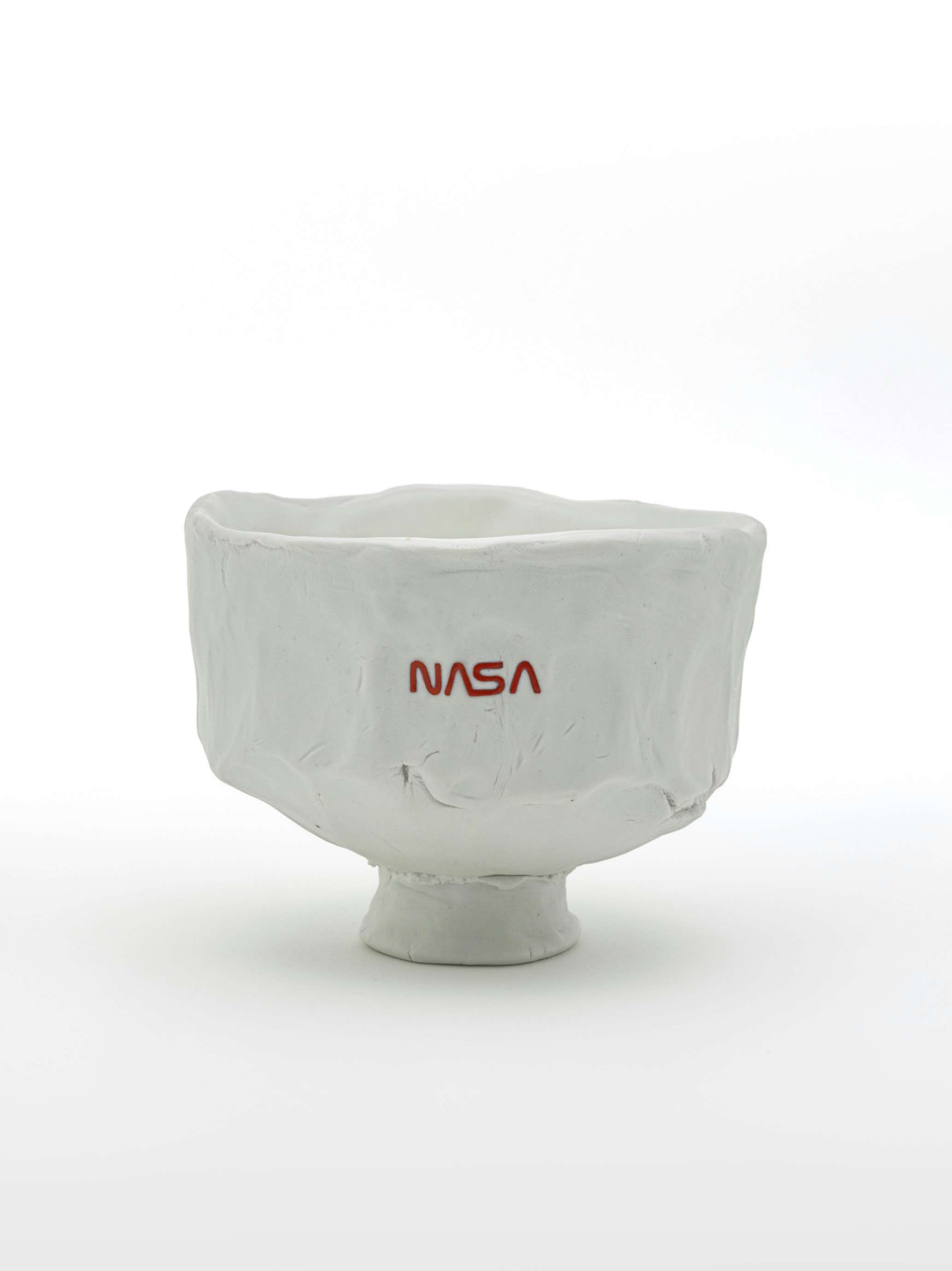 限定1客、トム・サックスの「NASA」茶碗 | OIL by 美術手帖